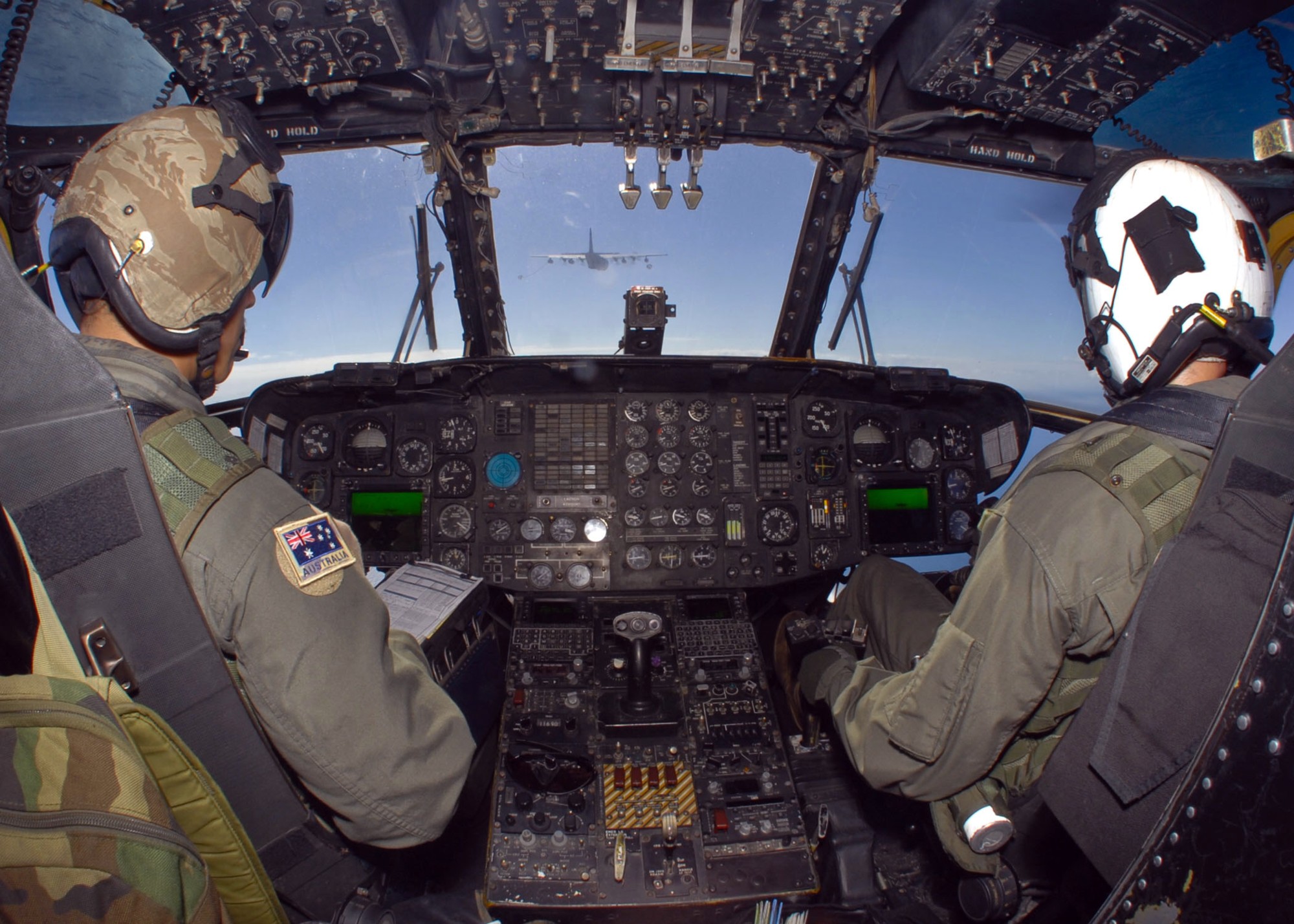 hmh-462 heavy haulers ch-53e super stallion marine heavy helicopter squadron cockpit view 40