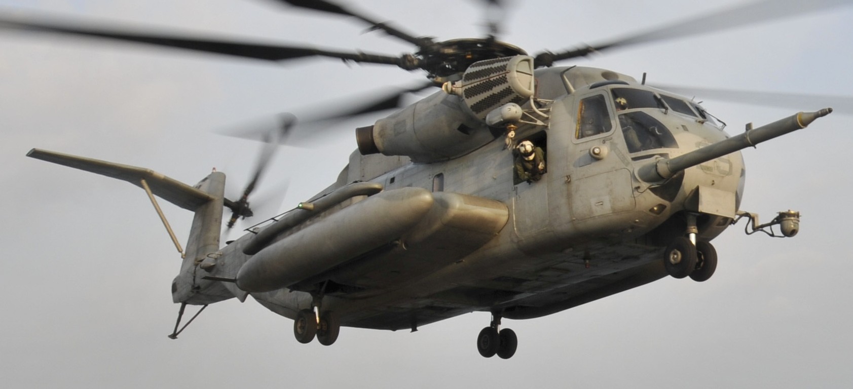 hmh-462 heavy haulers ch-53e super stallion marine heavy helicopter squadron 44