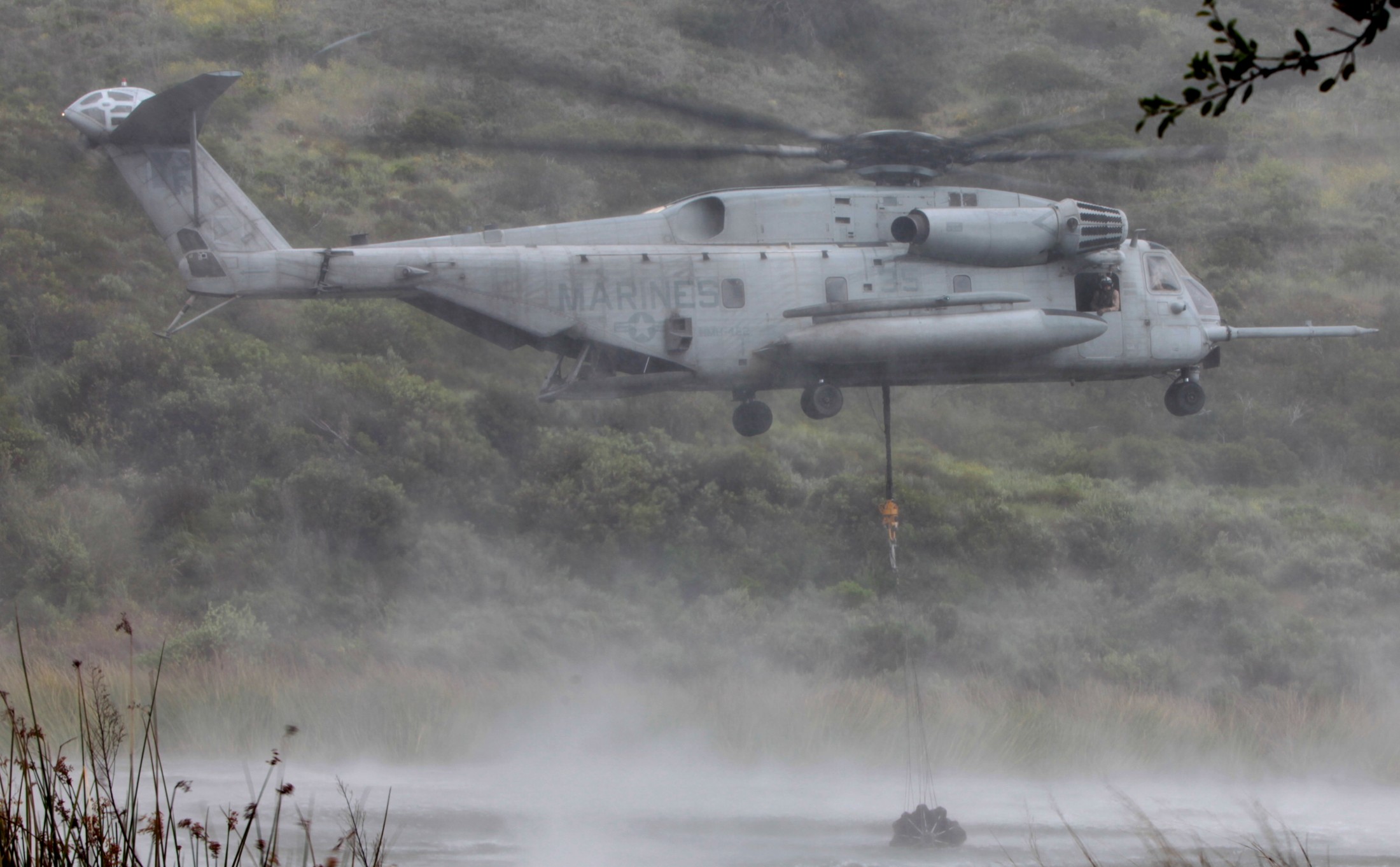 hmh-462 heavy haulers ch-53e super stallion marine heavy helicopter squadron camp pendleton california 47