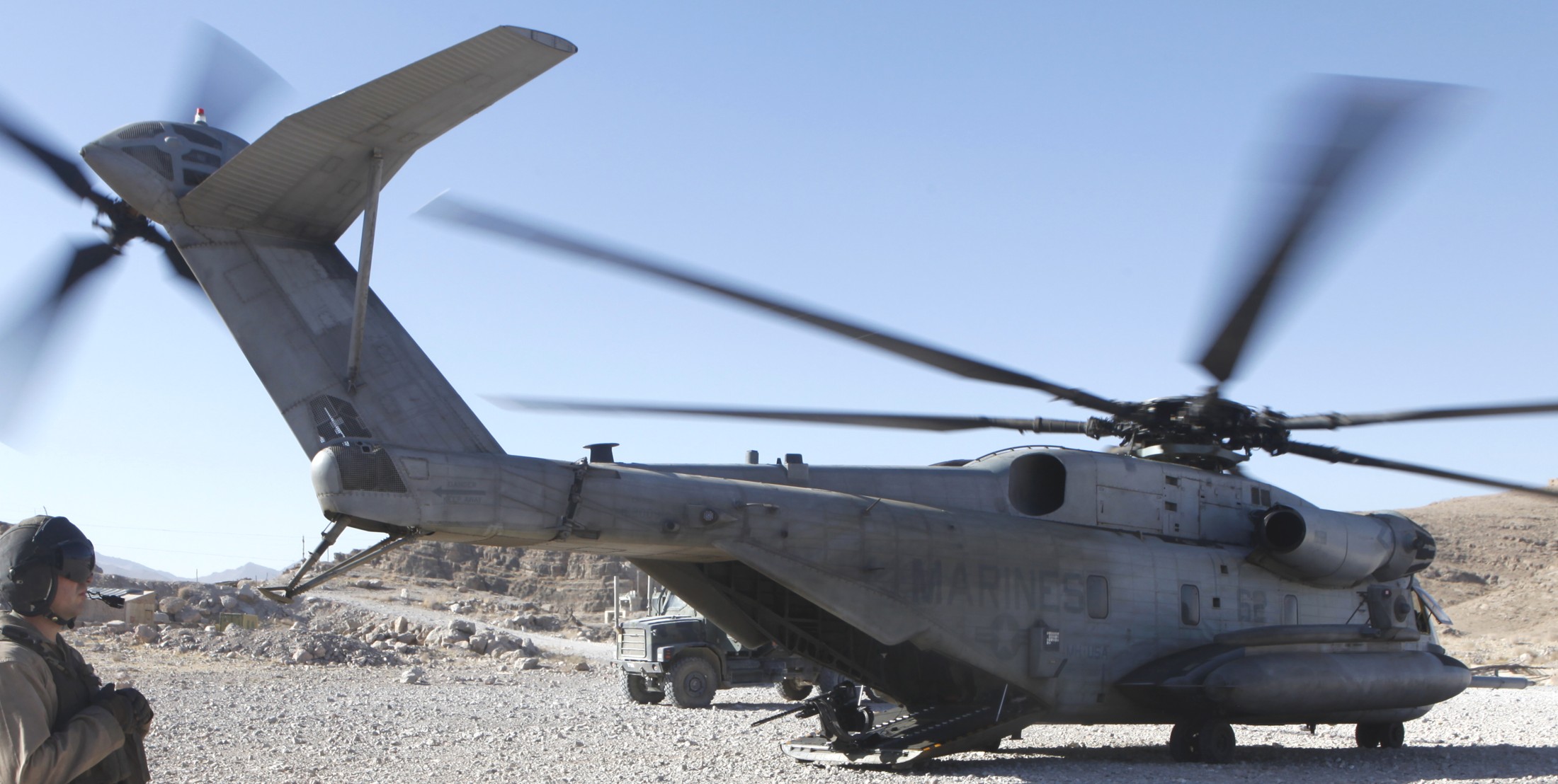 hmh-462 heavy haulers ch-53e super stallion marine heavy helicopter squadron camp bastion afghanistan 56