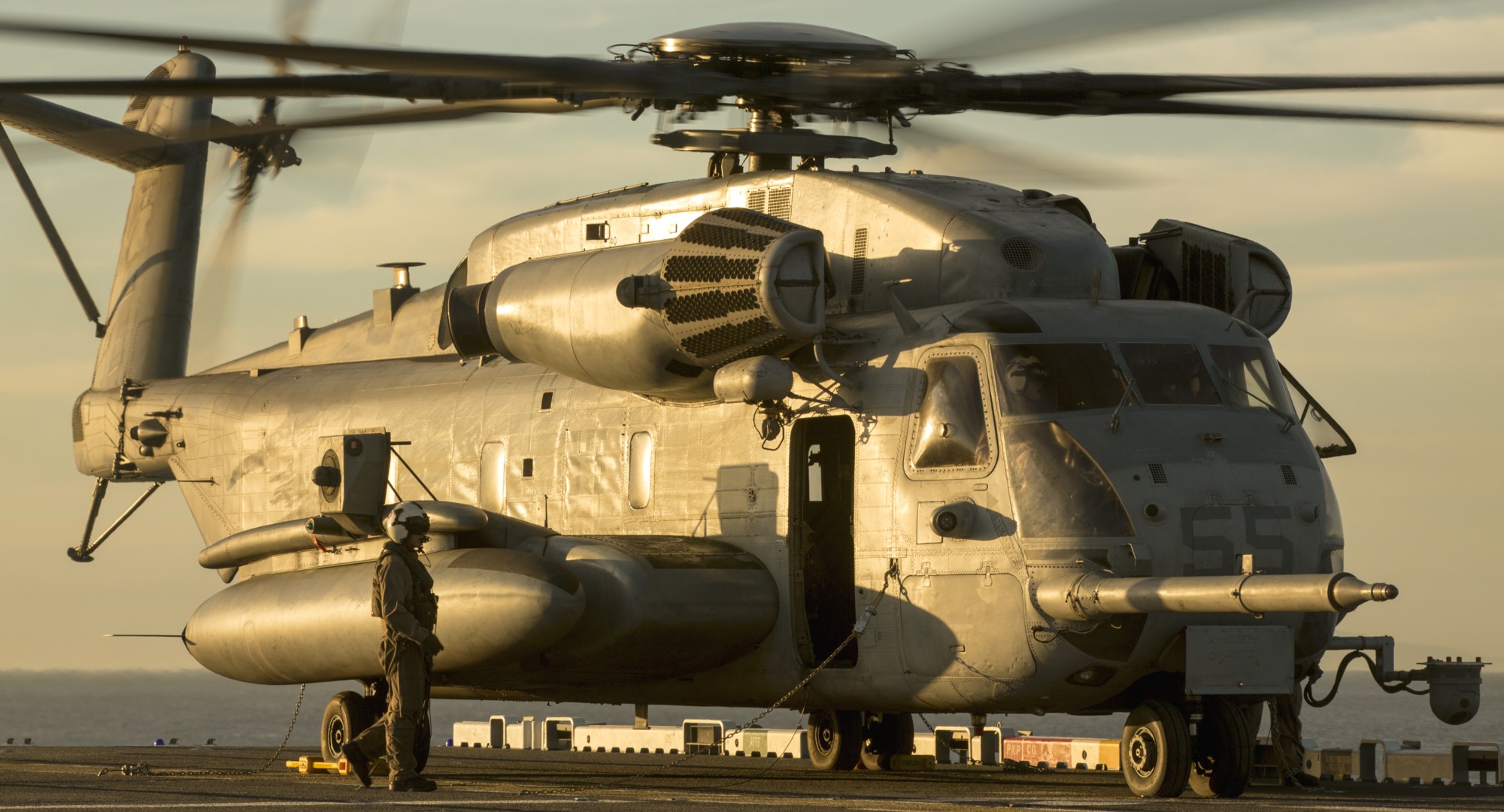 hmh-462 heavy haulers ch-53e super stallion marine heavy helicopter squadron 63