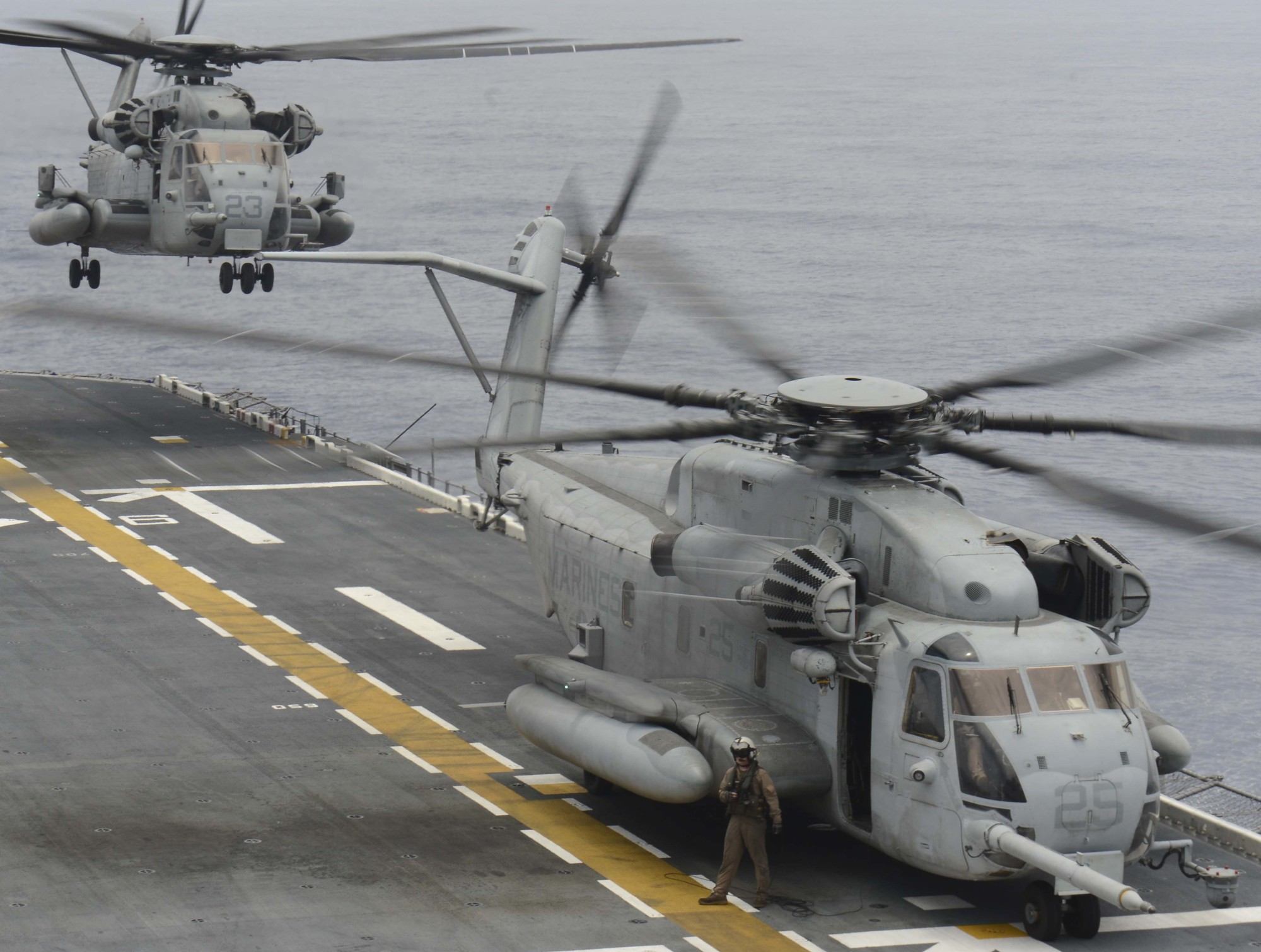 hmh-462 heavy haulers ch-53e super stallion marine heavy helicopter squadron 69