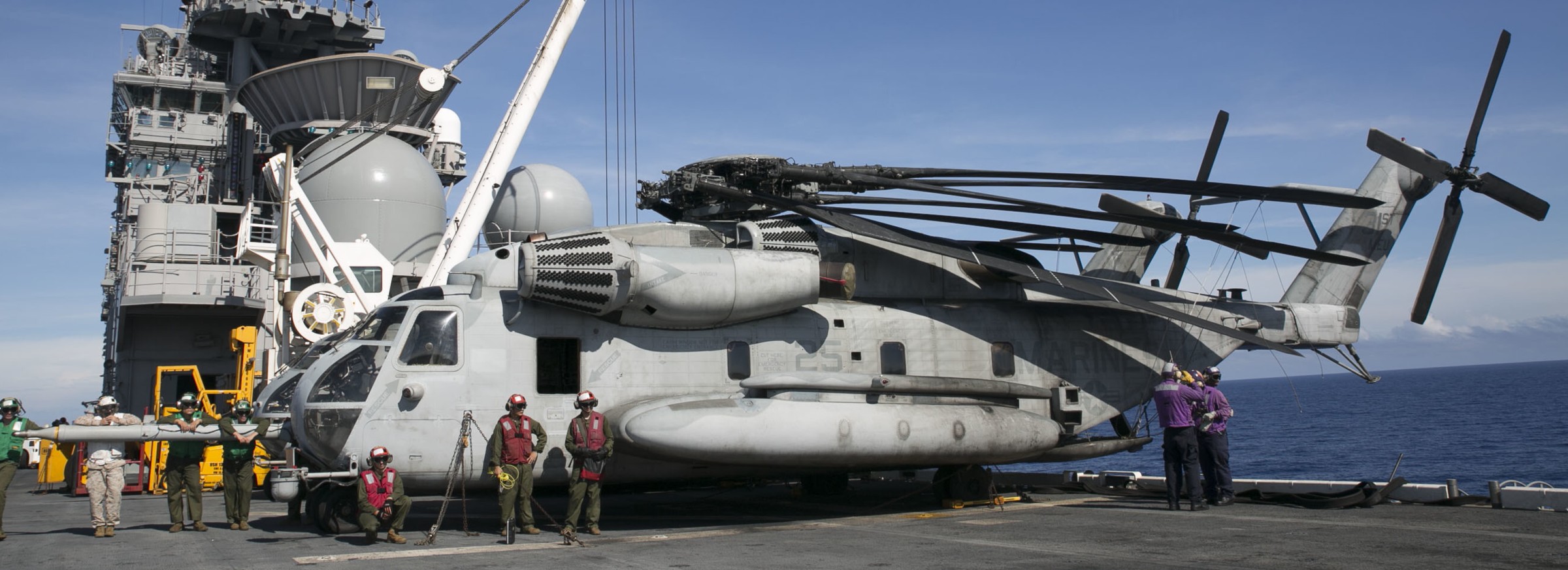 hmh-462 heavy haulers ch-53e super stallion marine heavy helicopter squadron 71