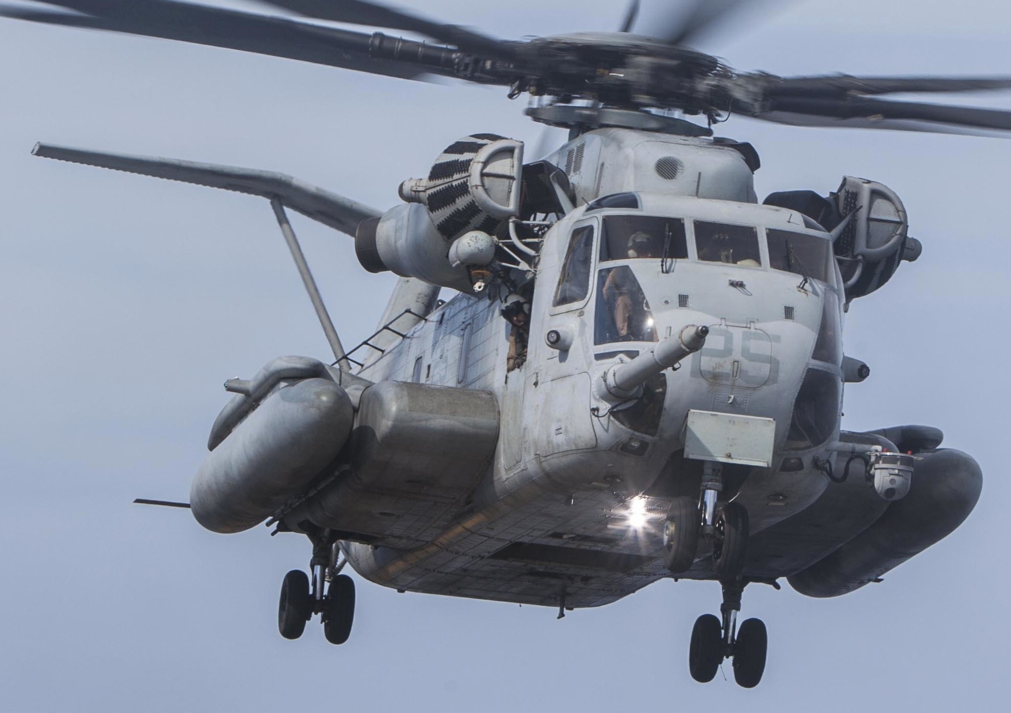 hmh-462 heavy haulers ch-53e super stallion marine heavy helicopter squadron 72