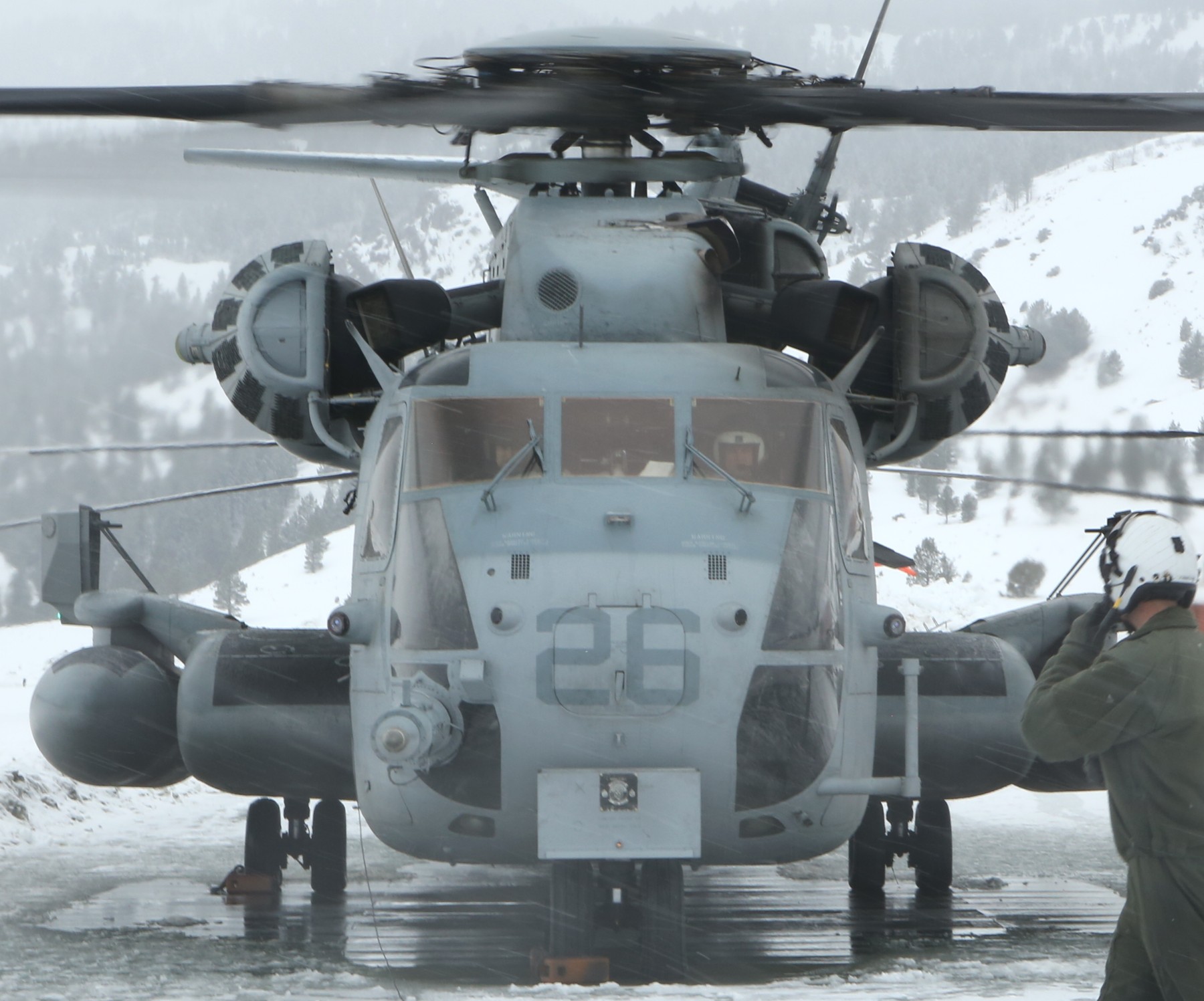 hmh-462 heavy haulers ch-53e super stallion marine heavy helicopter squadron 77