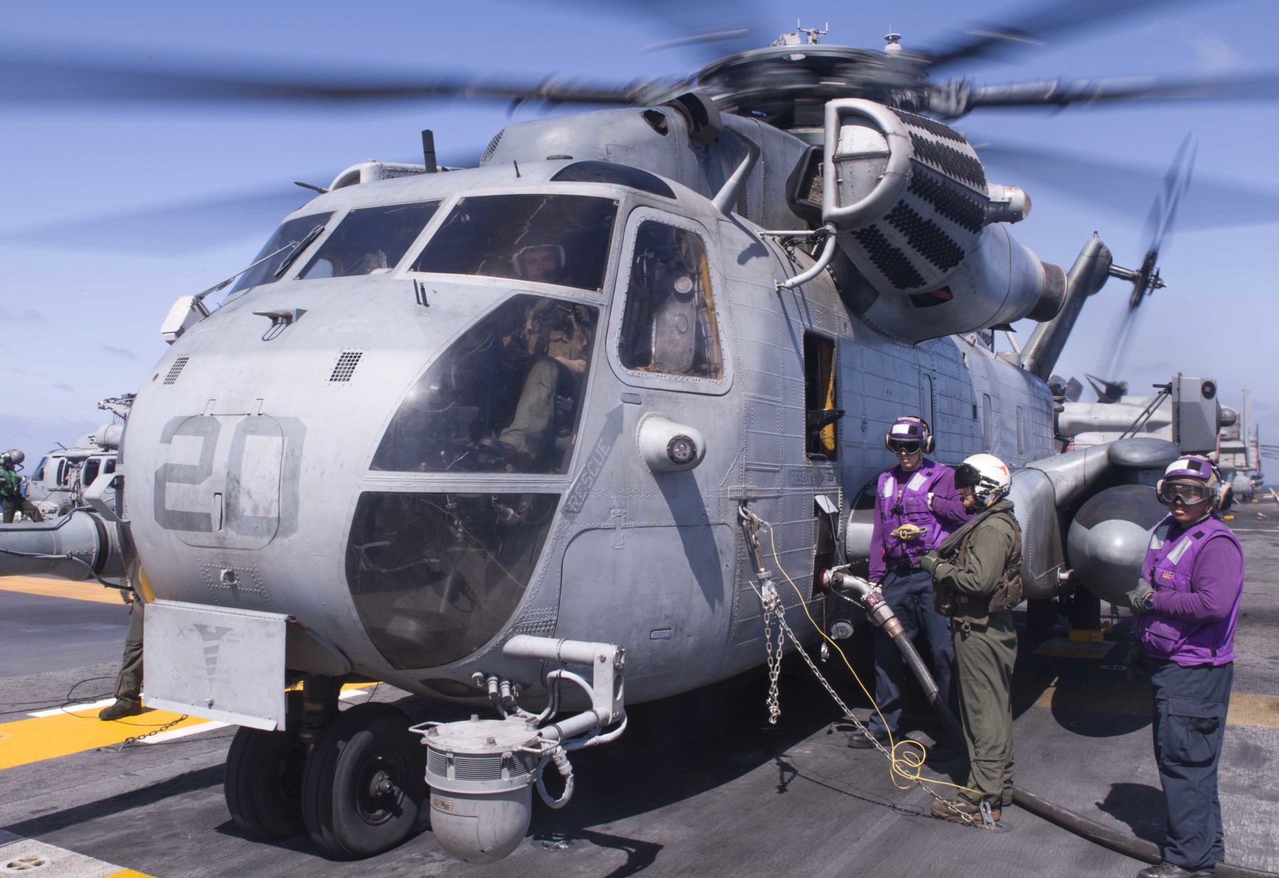 hmh-462 heavy haulers ch-53e super stallion marine heavy helicopter squadron 80