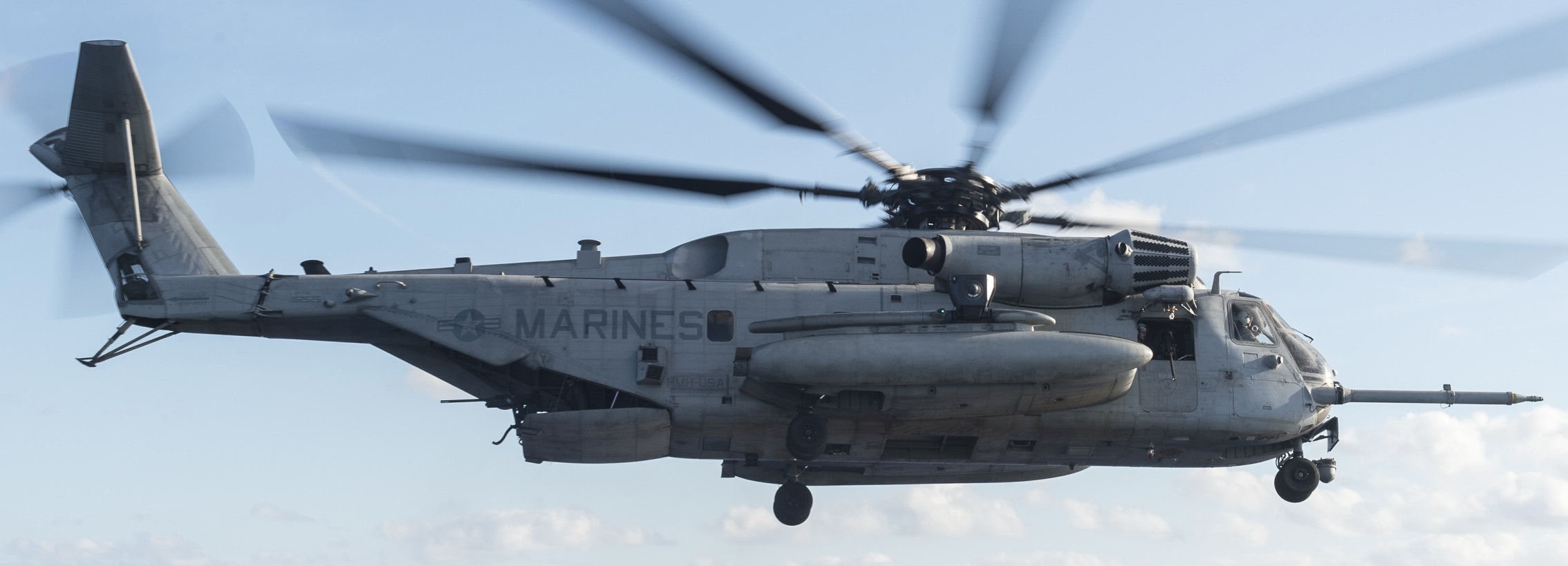 hmh-462 heavy haulers ch-53e super stallion marine heavy helicopter squadron 83