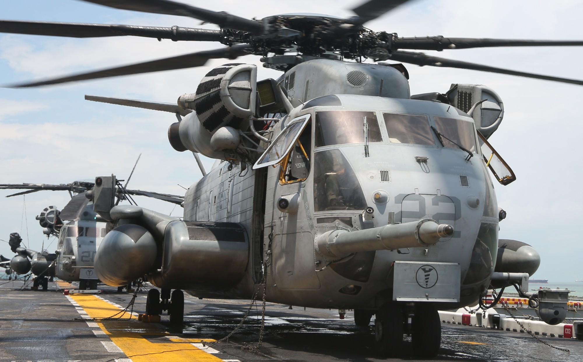 hmh-462 heavy haulers ch-53e super stallion marine heavy helicopter squadron 85