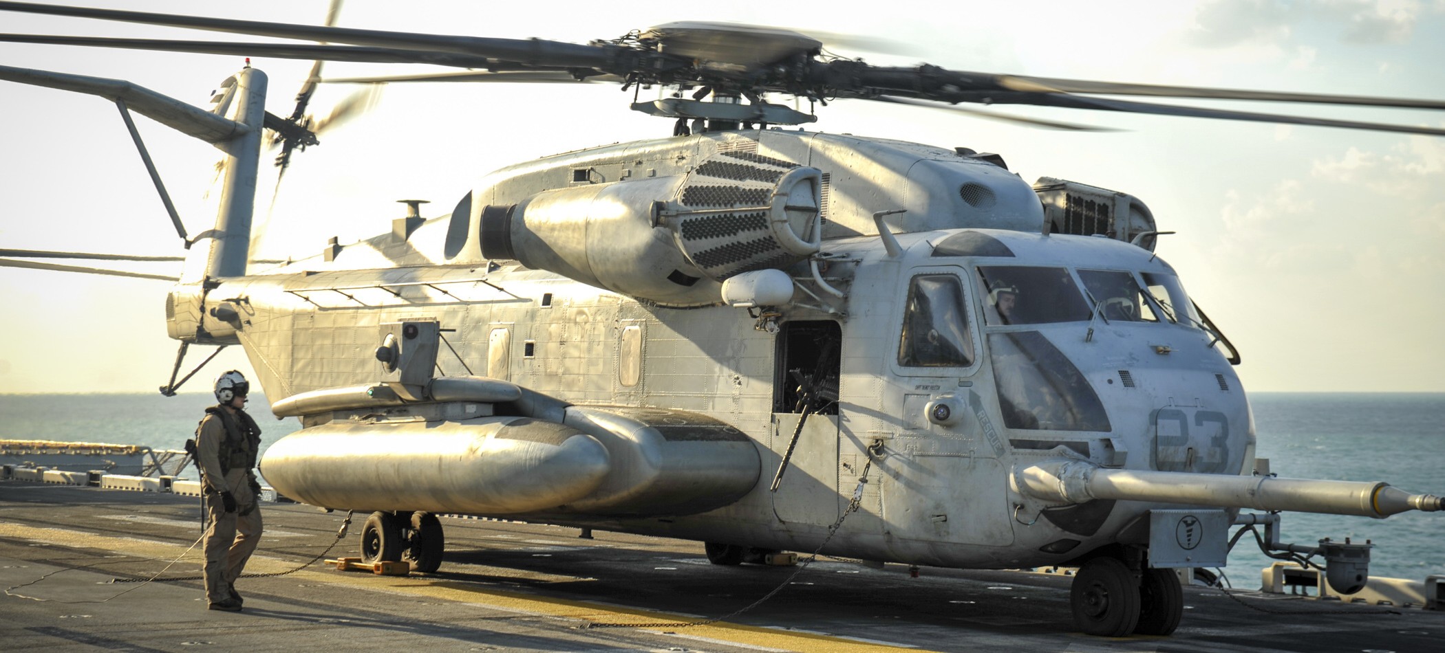 hmh-462 heavy haulers ch-53e super stallion marine heavy helicopter squadron 92