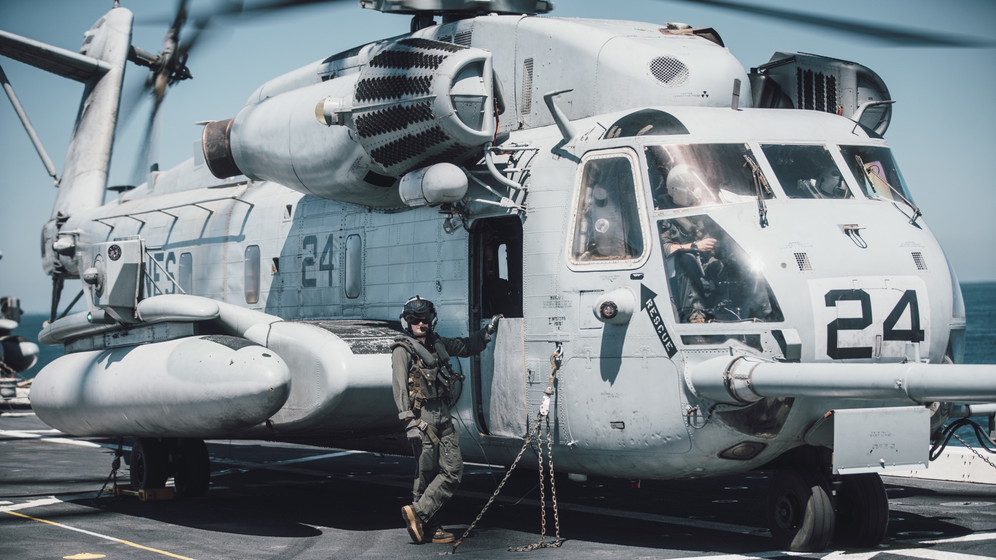 hmh-462 heavy haulers ch-53e super stallion marine heavy helicopter squadron 117