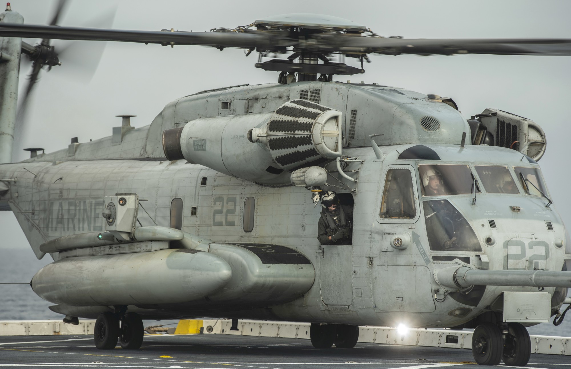 hmh-462 heavy haulers ch-53e super stallion marine heavy helicopter squadron 120