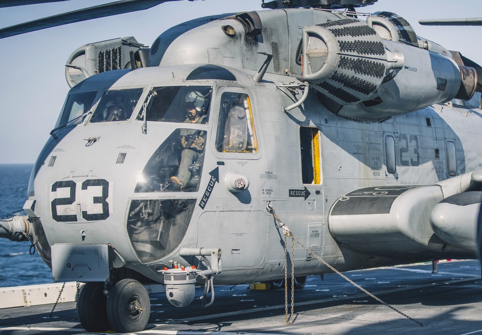 hmh-462 heavy haulers ch-53e super stallion marine heavy helicopter squadron 129