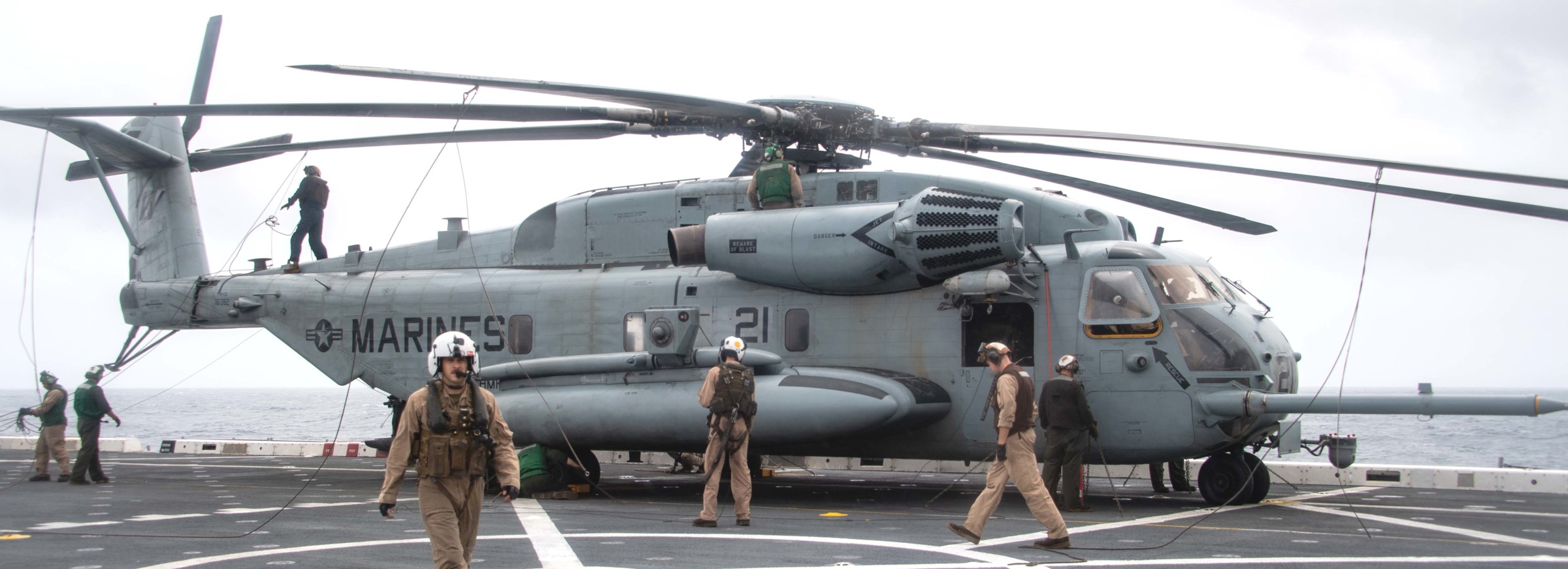 hmh-462 heavy haulers ch-53e super stallion marine heavy helicopter squadron 141