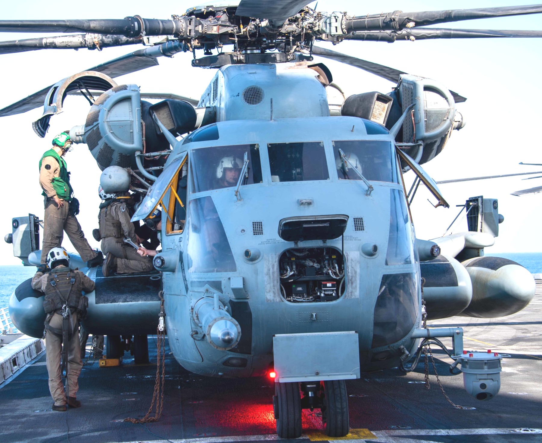 hmh-462 heavy haulers ch-53e super stallion marine heavy helicopter squadron 146