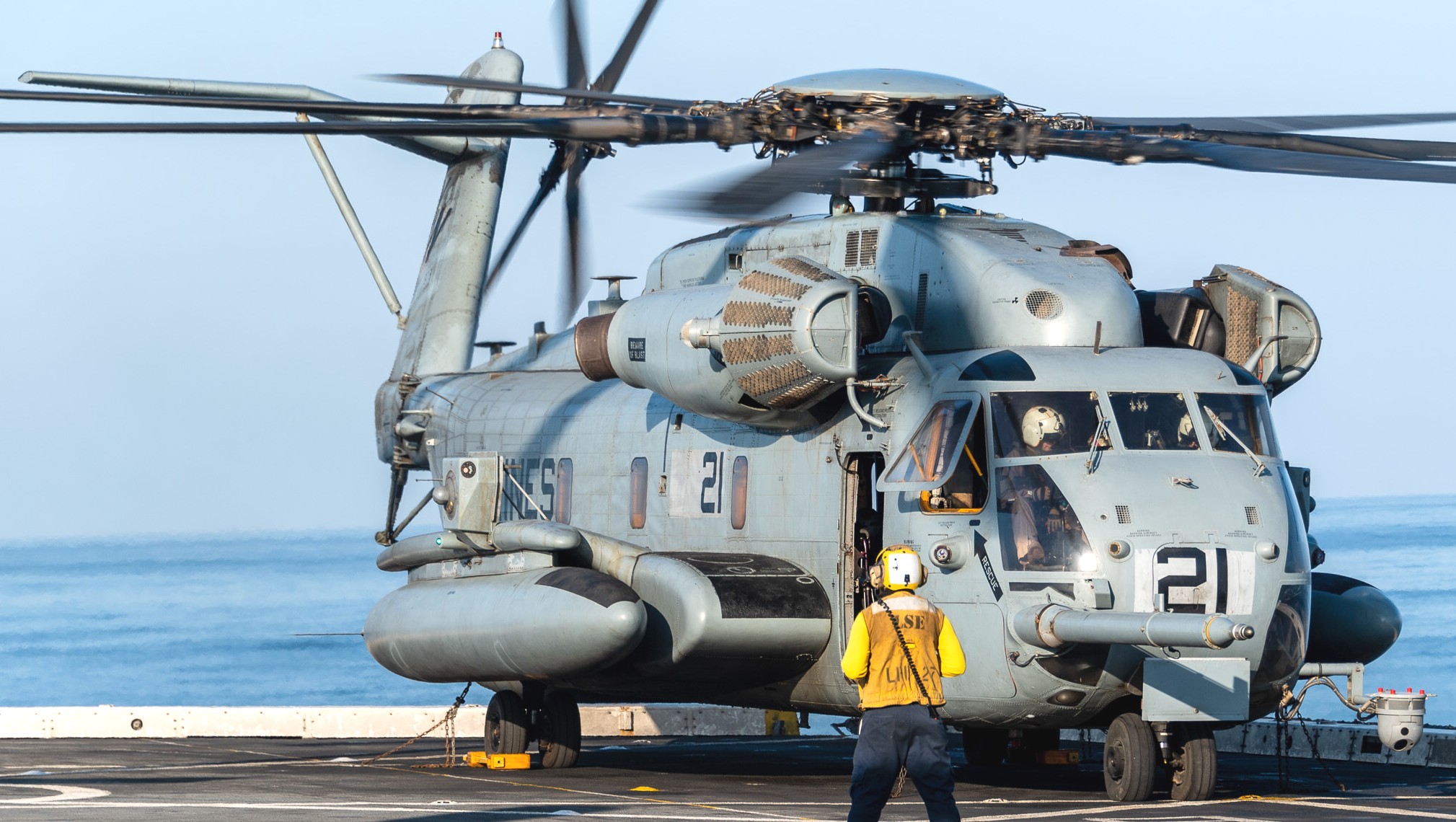 hmh-462 heavy haulers ch-53e super stallion marine heavy helicopter squadron 151