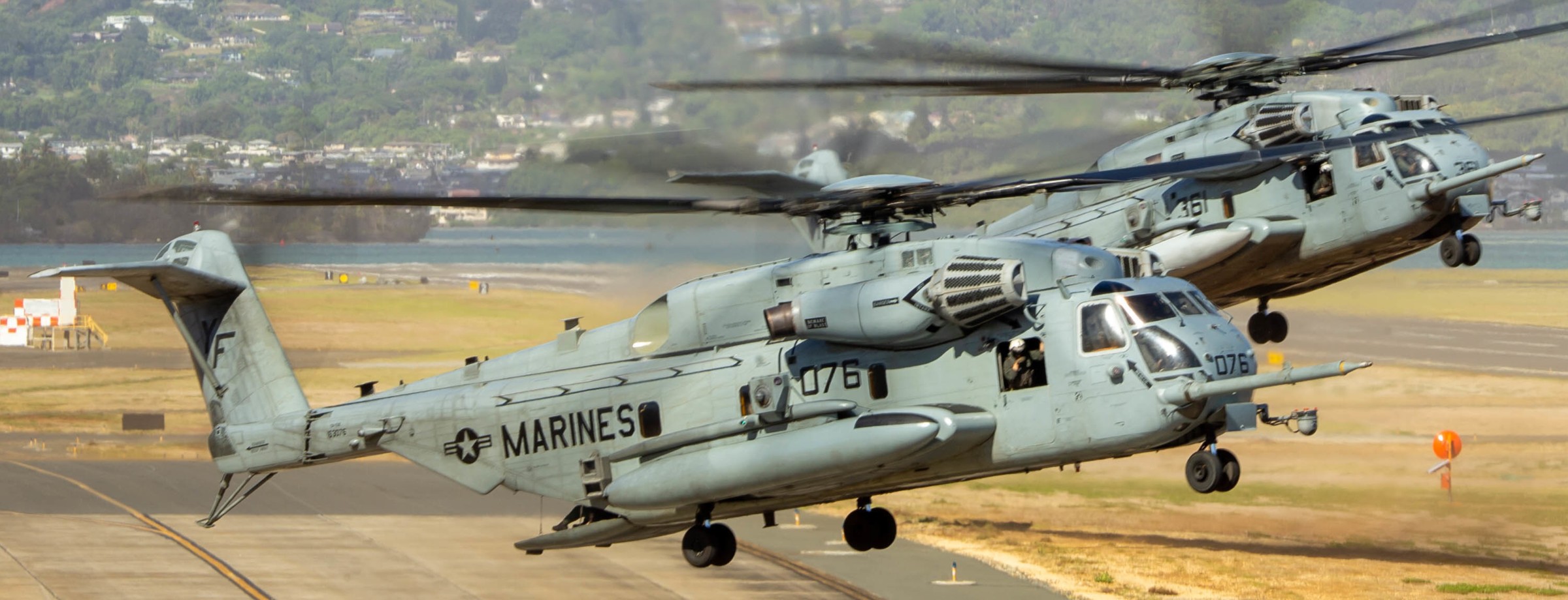 hmh-462 heavy haulers ch-53e super stallion marine heavy helicopter squadron mcb hawaii kaneohe 161