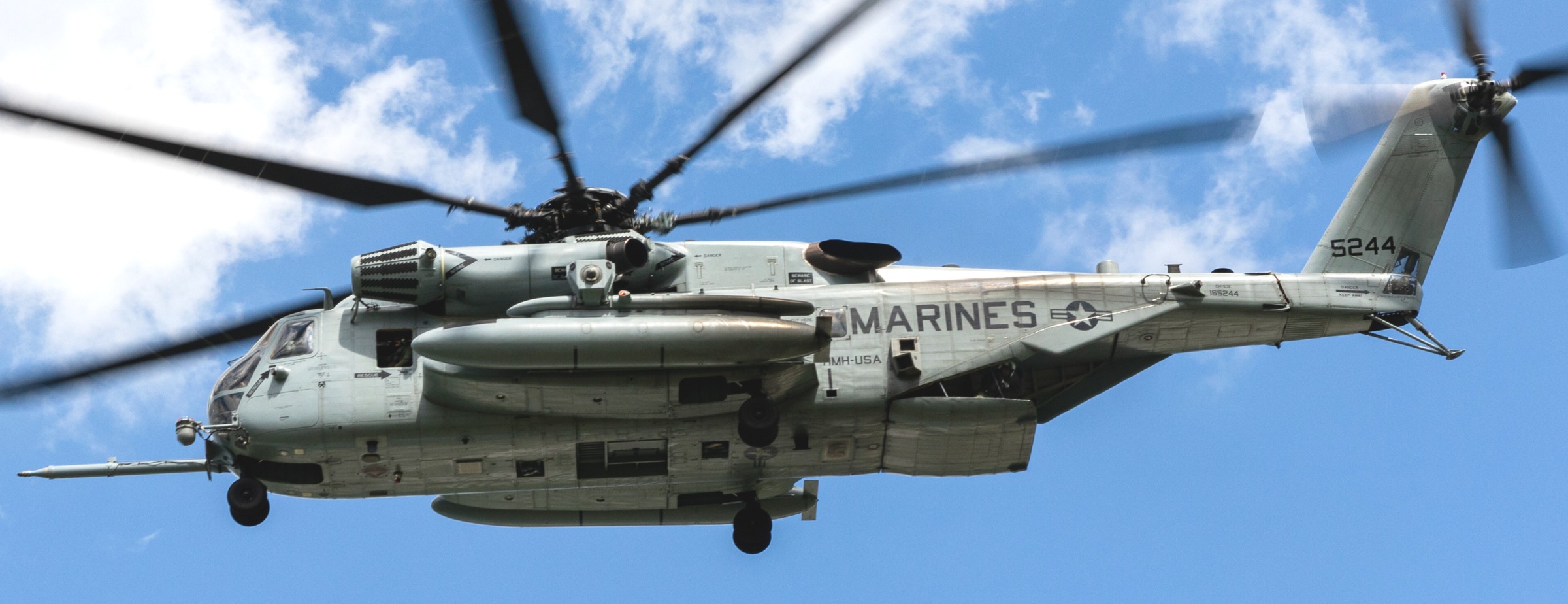 hmh-462 heavy haulers ch-53e super stallion marine heavy helicopter squadron usmc japan 172