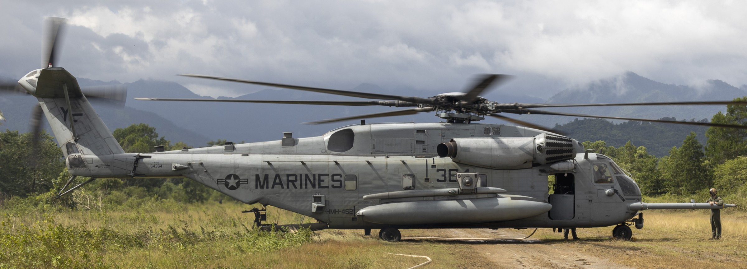 hmh-462 heavy haulers ch-53e super stallion marine heavy helicopter squadron usmc rizal philippines 176