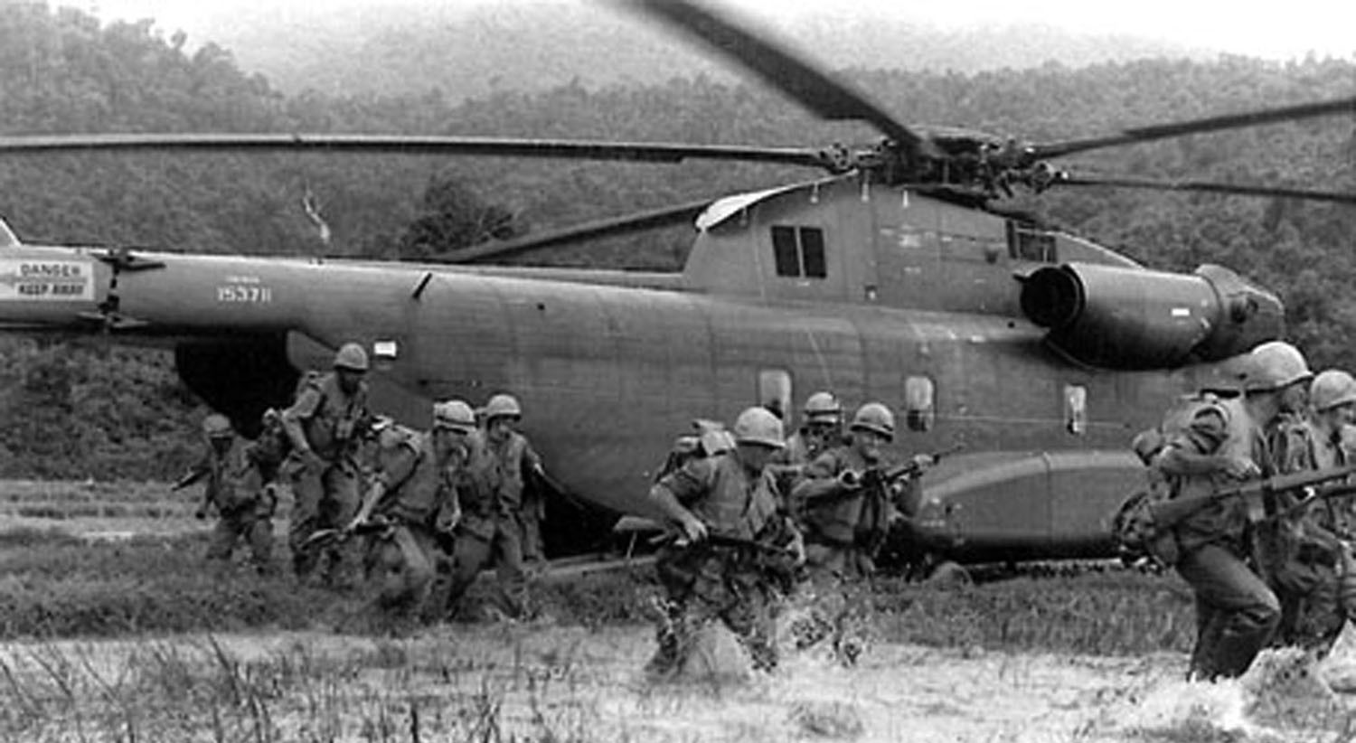 hmh-463 pegasus ch-53a sea stallion marine heavy helicopter squadron usmc vietnam war 1967 03