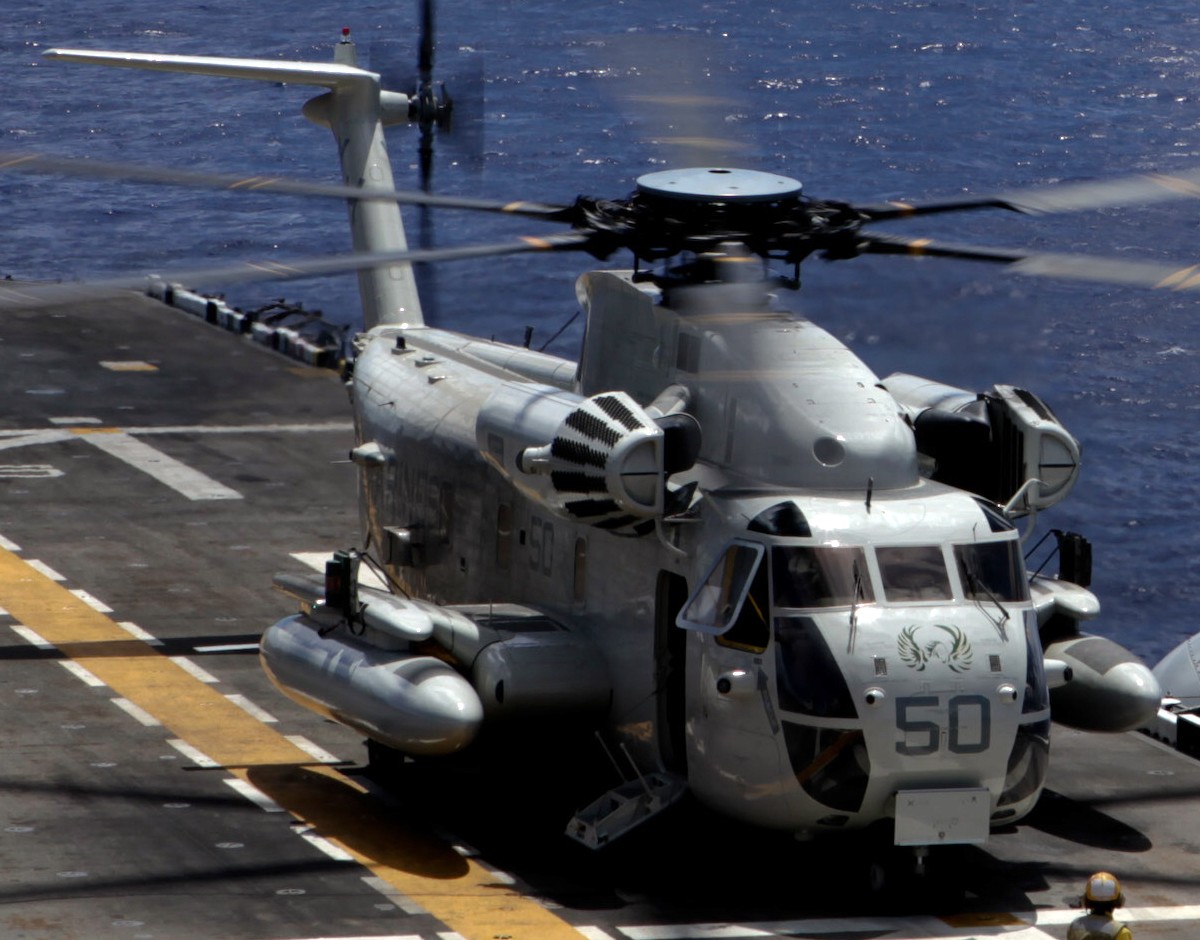 hmh-463 pegasus ch-53d sea stallion marine heavy helicopter squadron lhd-6 uss bonhomme richard rimpac 2010 