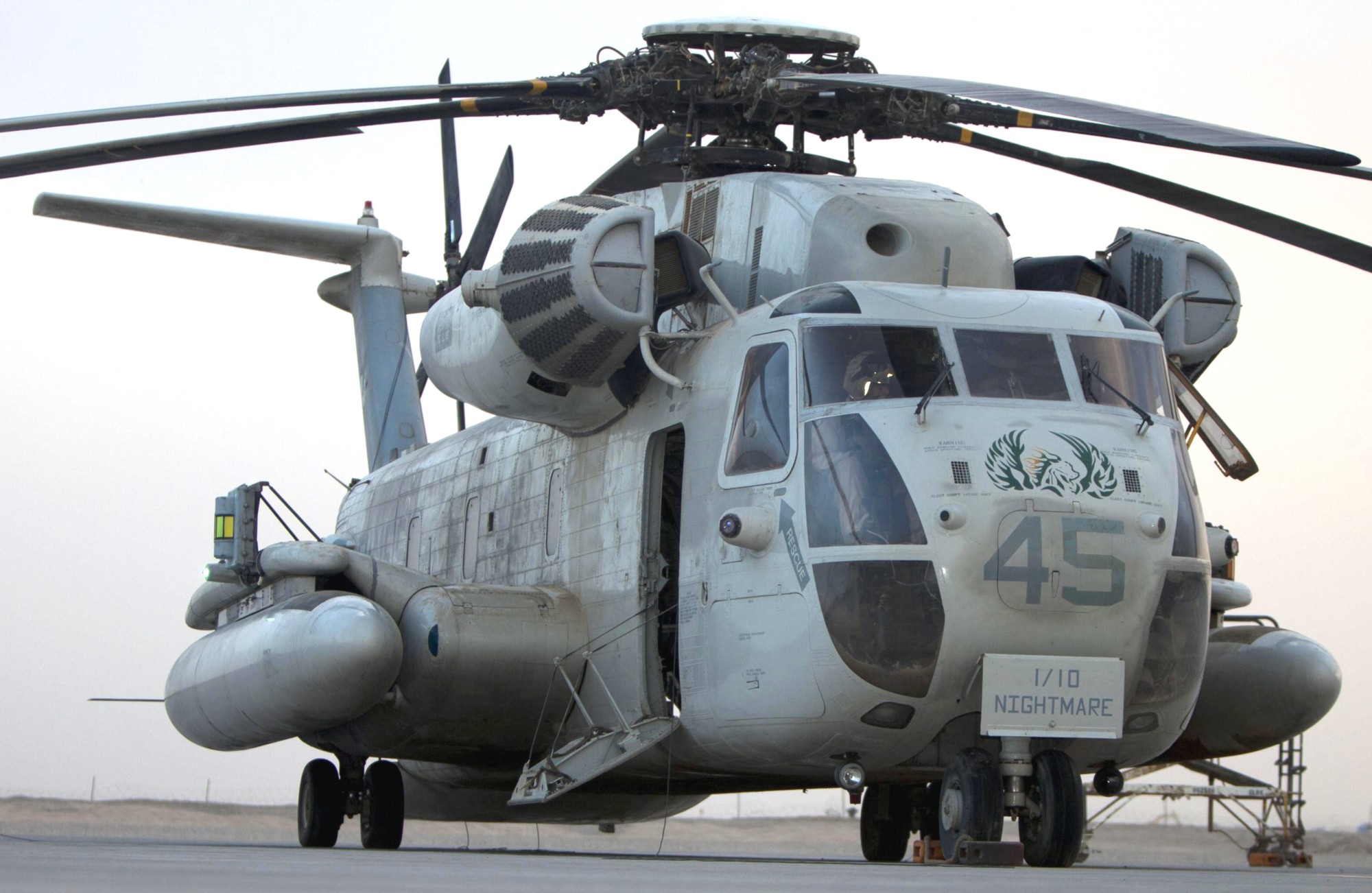 hmh-463 pegasus ch-53d sea stallion marine heavy helicopter squadron usmc camp bastion afghanistan 36