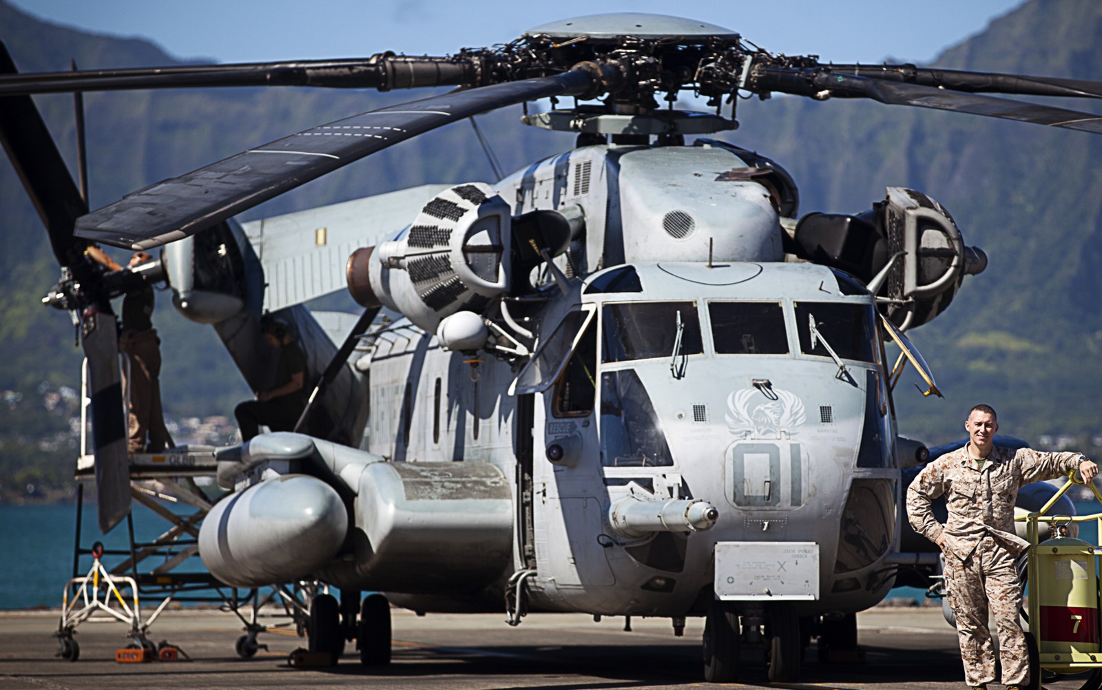 hmh-463 pegasus ch-53e super stallion marine heavy helicopter squadron usmc 42