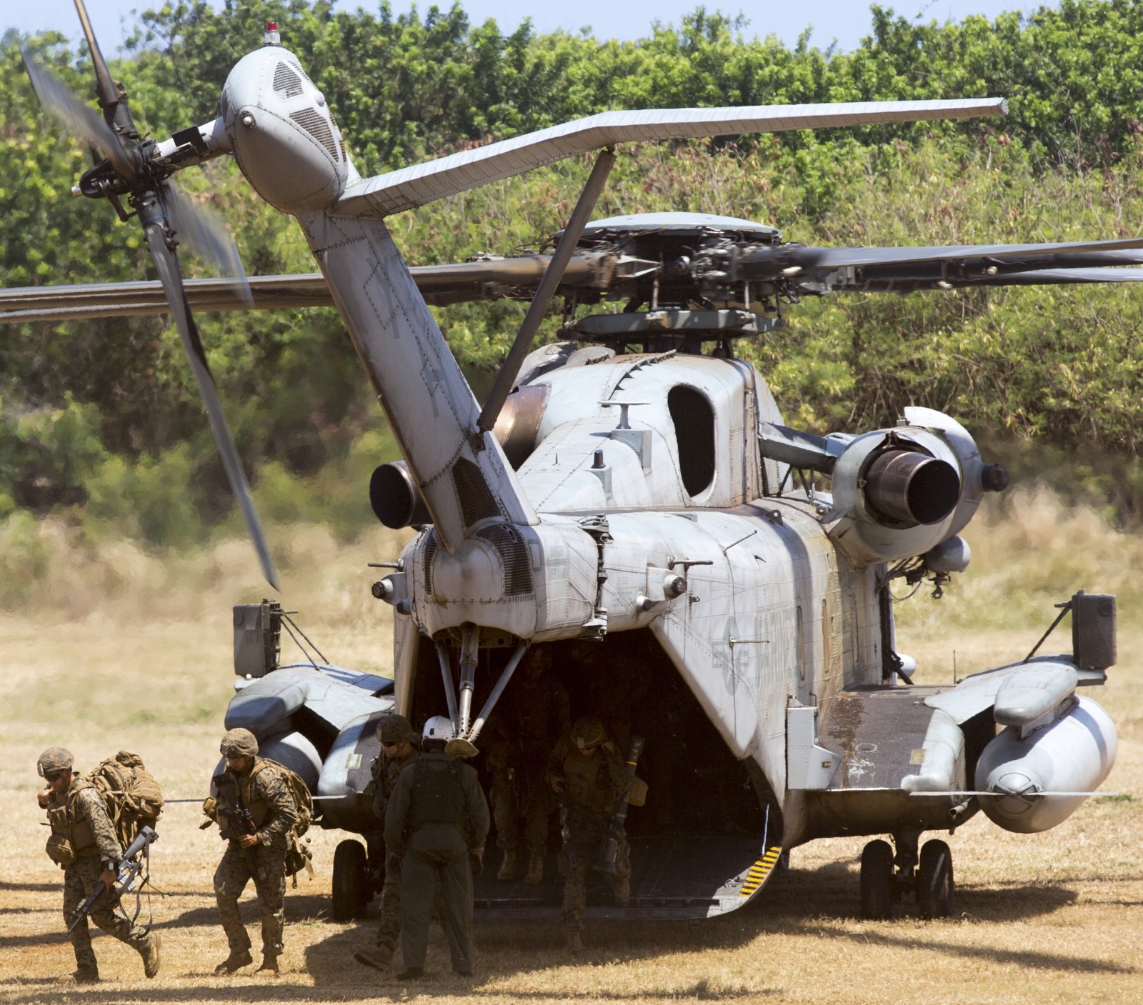 hmh-463 pegasus ch-53e super stallion marine heavy helicopter squadron usmc 70