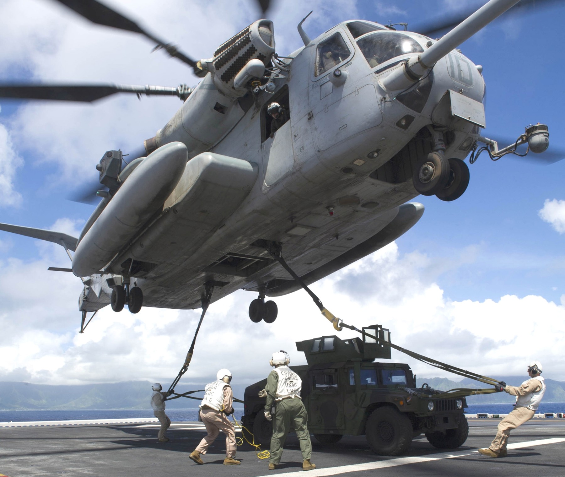 hmh-463 pegasus ch-53e super stallion marine heavy helicopter squadron usmc lha-6 uss america rimpac 2016 78