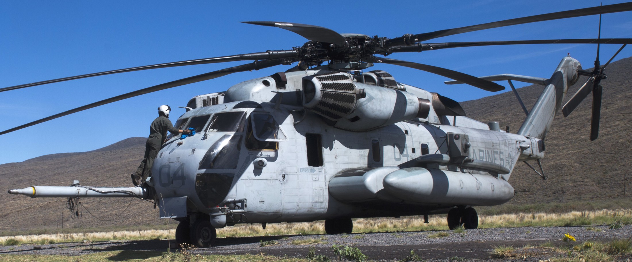 hmh-463 pegasus ch-53e super stallion marine heavy helicopter squadron usmc pohakuloa training area hawaii 85