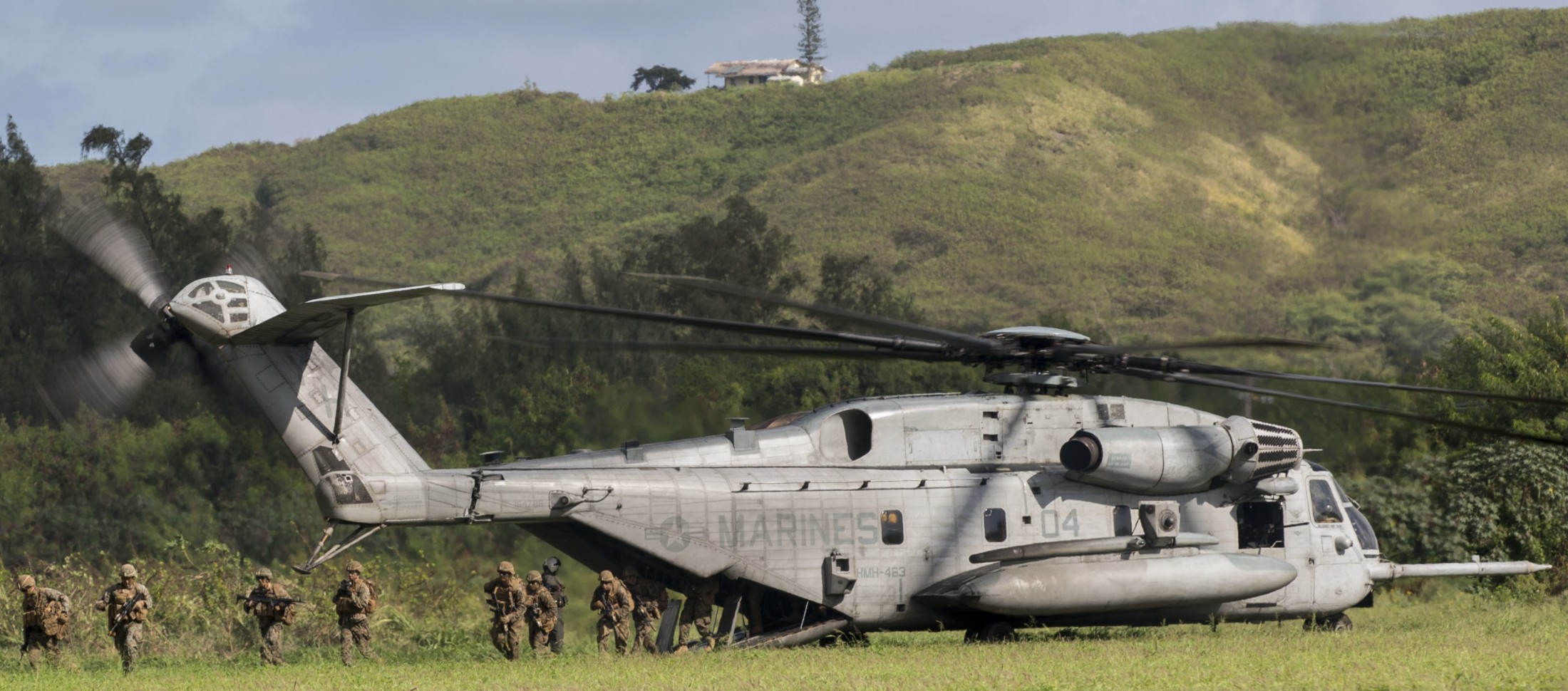 hmh-463 pegasus ch-53e super stallion marine heavy helicopter squadron training area bellows hawaii 99