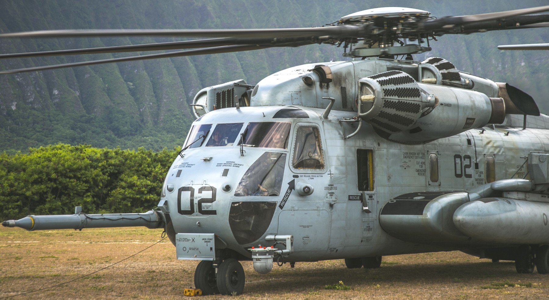 hmh-463 pegasus ch-53e super stallion marine heavy helicopter squadron usmc 105