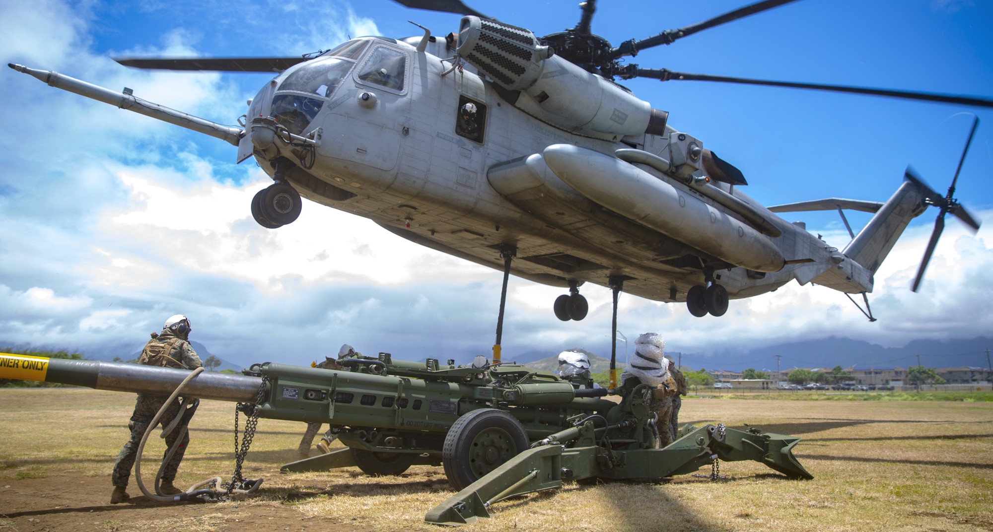 hmh-463 pegasus ch-53e super stallion marine heavy helicopter squadron usmc mcb hawaii kaneohe bay 107