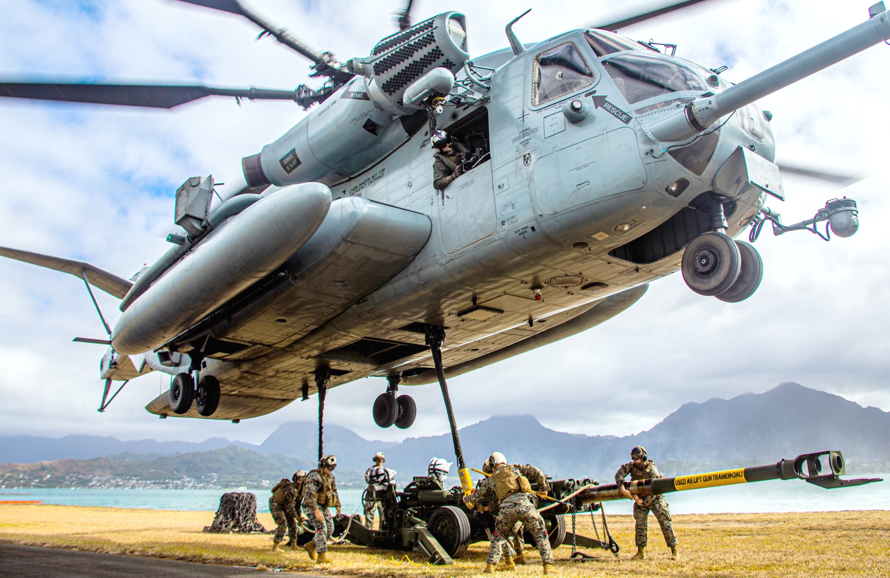 hmh-463 pegasus ch-53e super stallion marine heavy helicopter squadron usmc 110