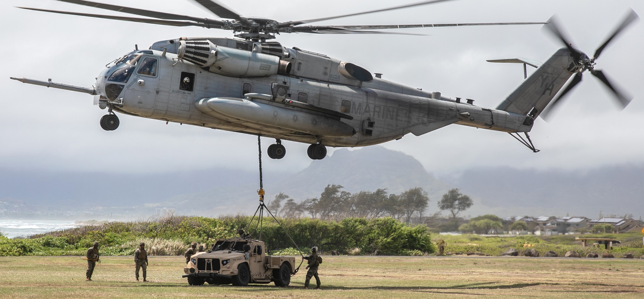 hmh-463 pegasus ch-53e super stallion marine heavy helicopter squadron usmc 128