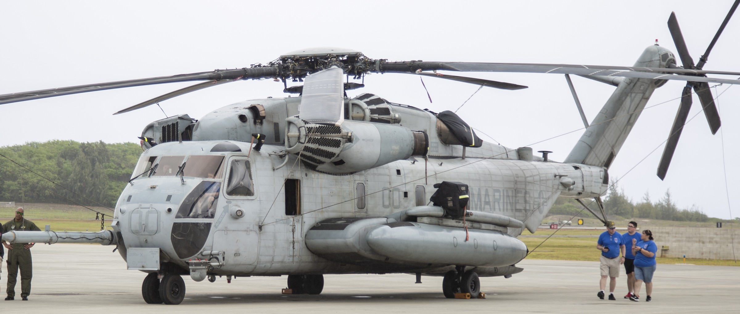 hmh-463 pegasus ch-53e super stallion marine heavy helicopter squadron usmc 132