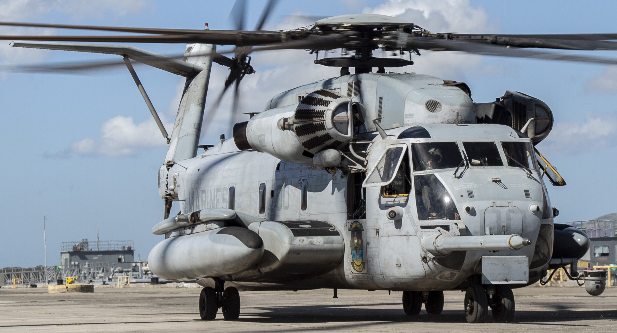 hmh-463 pegasus ch-53e super stallion marine heavy helicopter squadron mcas kaneohe bay mcb hawaii 138x