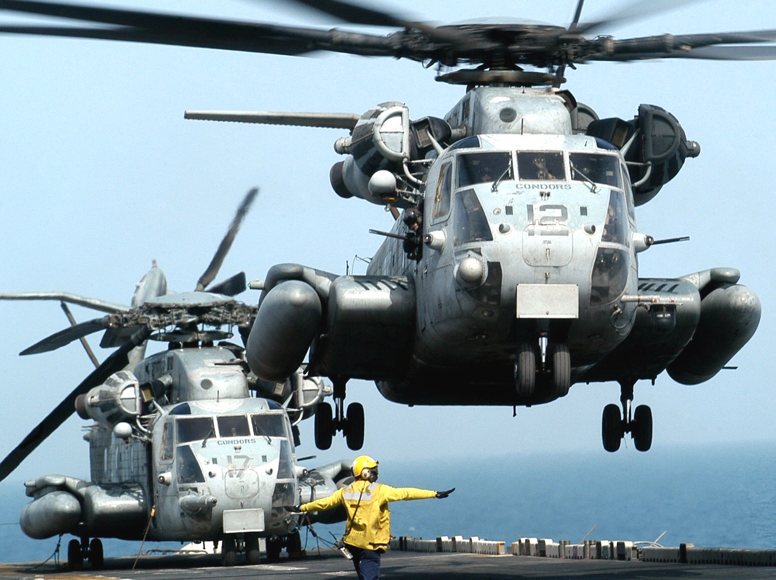 hmh-464 condors ch-53e super stallion marine heavy helicopter squadron 18