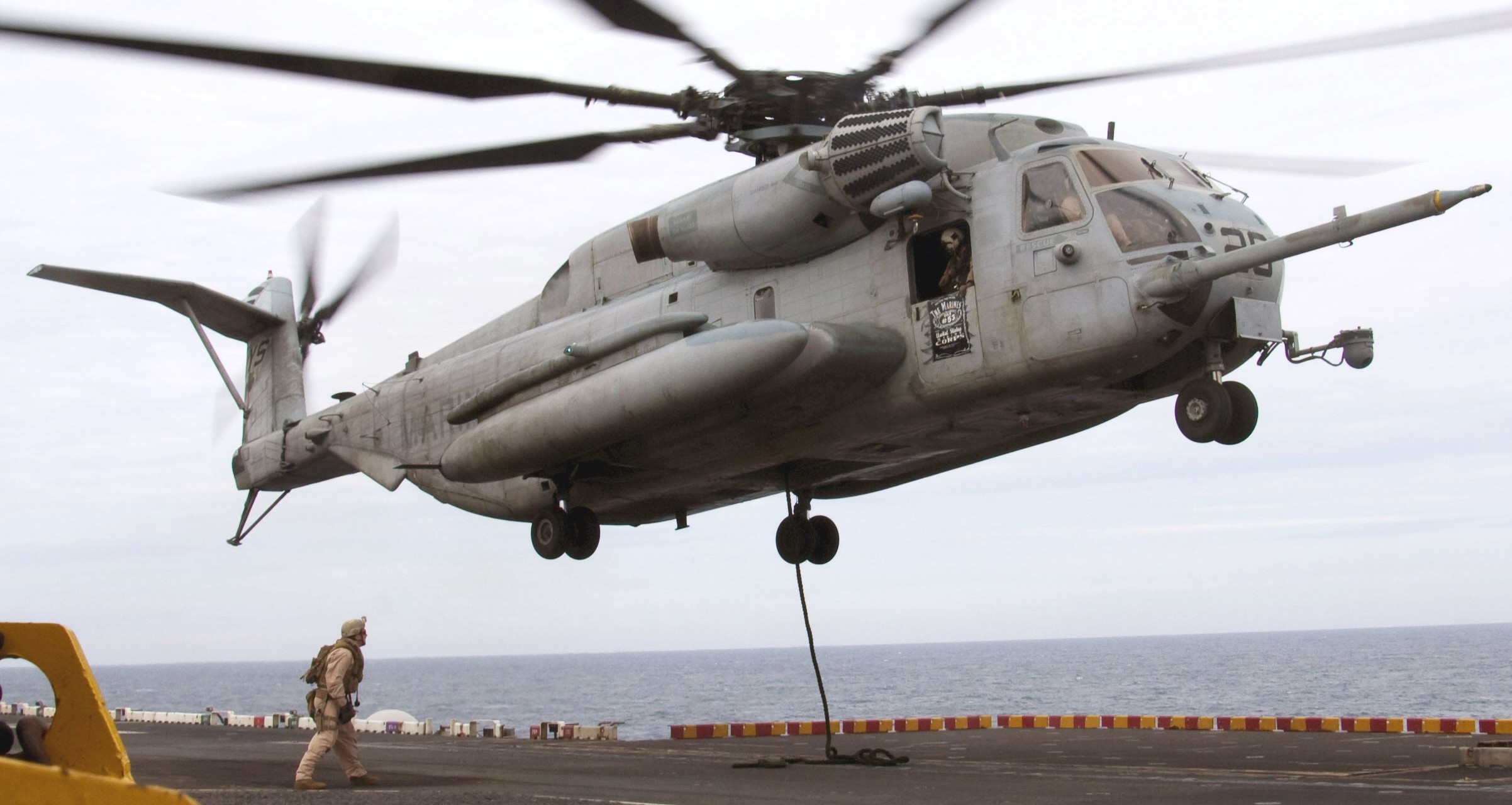 hmh-464 condors ch-53e super stallion marine heavy helicopter squadron lha-4 uss nassau 2010