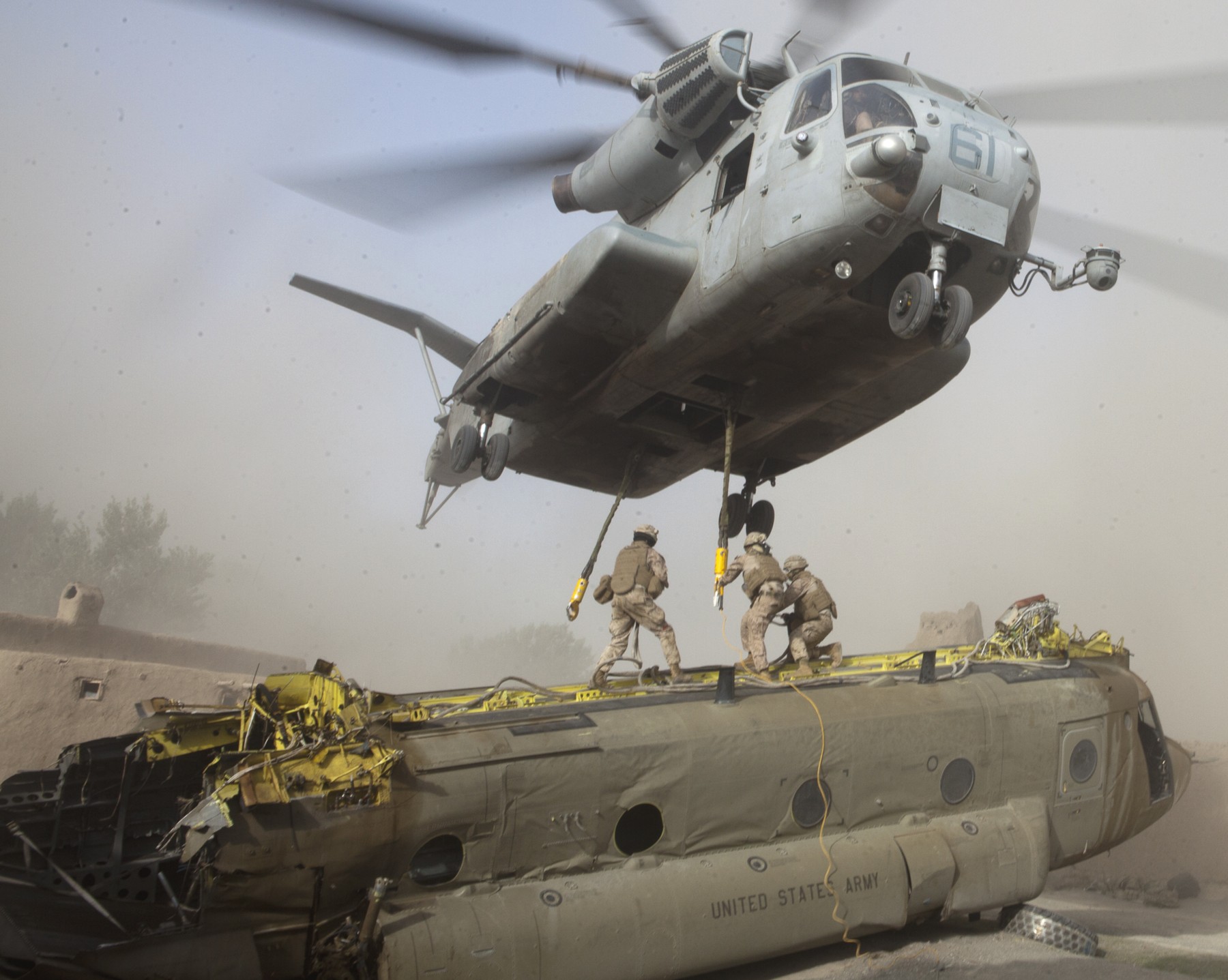 hmh-464 condors ch-53e super stallion marine heavy helicopter squadron afghanistan 52