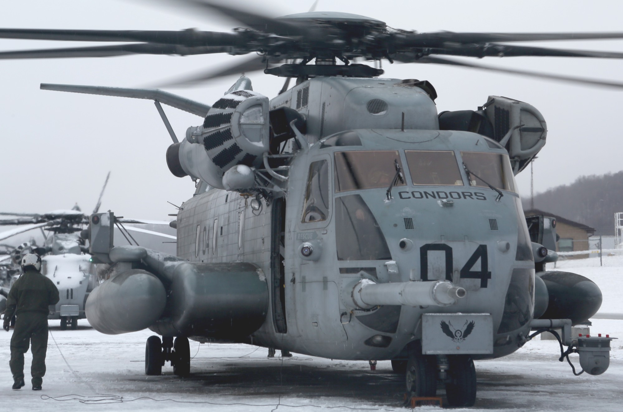 hmh-464 condors ch-53e super stallion marine heavy helicopter squadron cold weather training camp dawson 77