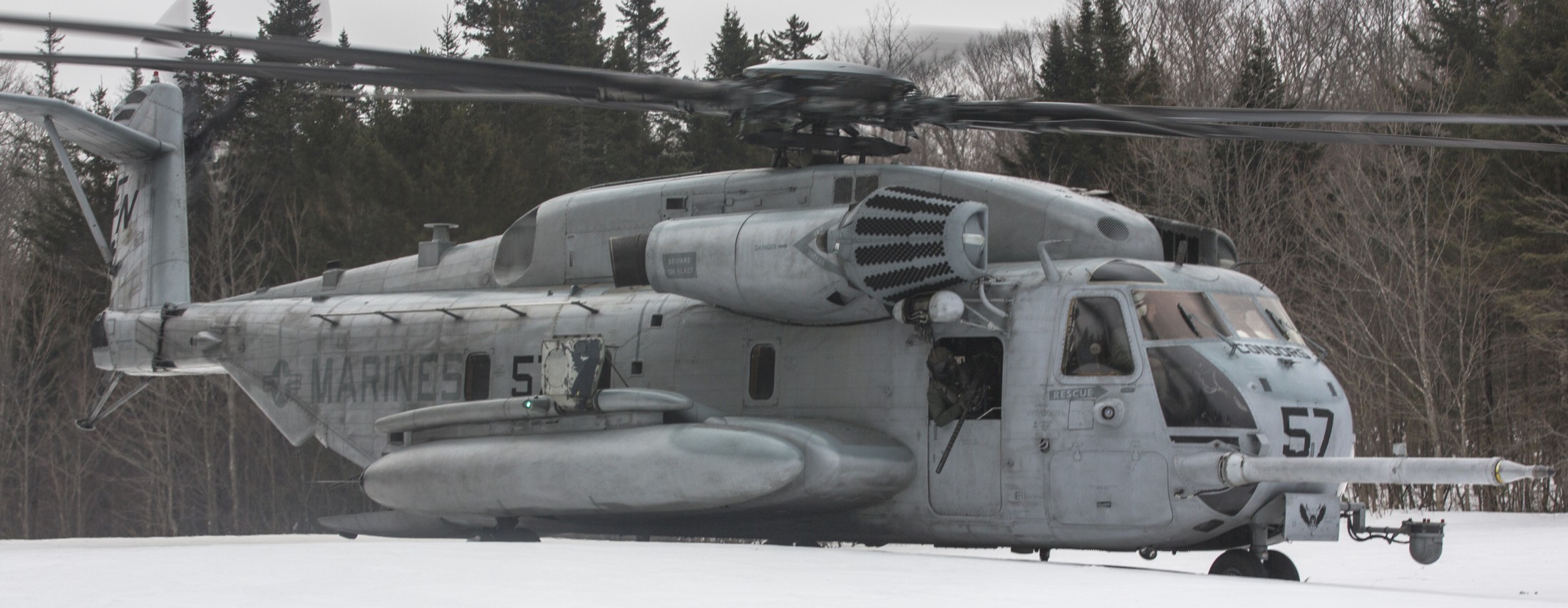 hmh-464 condors ch-53e super stallion marine heavy helicopter squadron brunswick maine 98