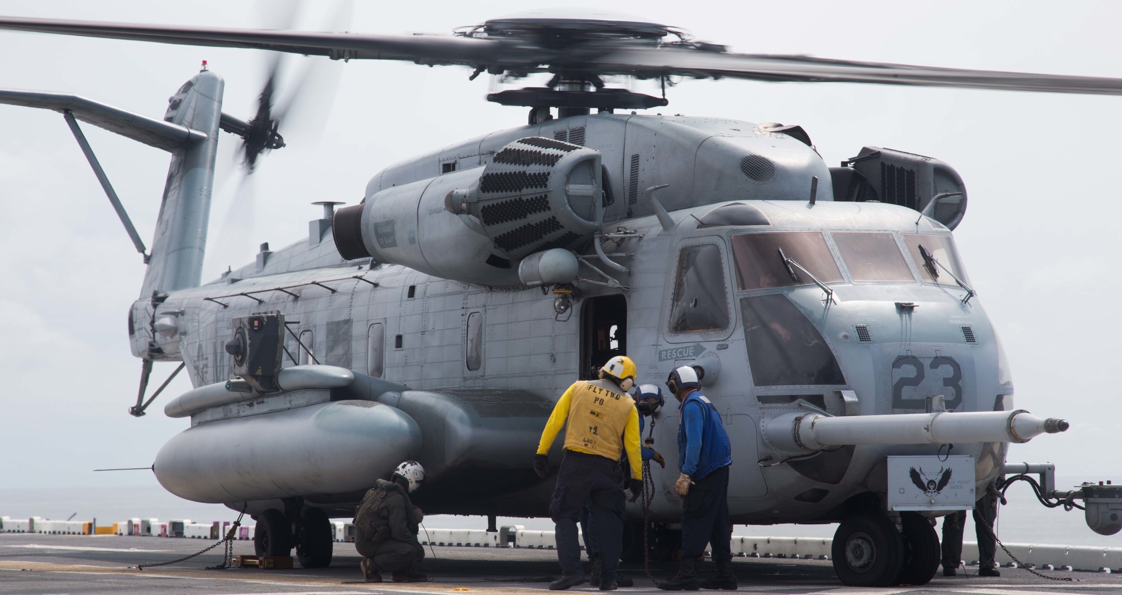 hmh-464 condors ch-53e super stallion marine heavy helicopter squadron 104