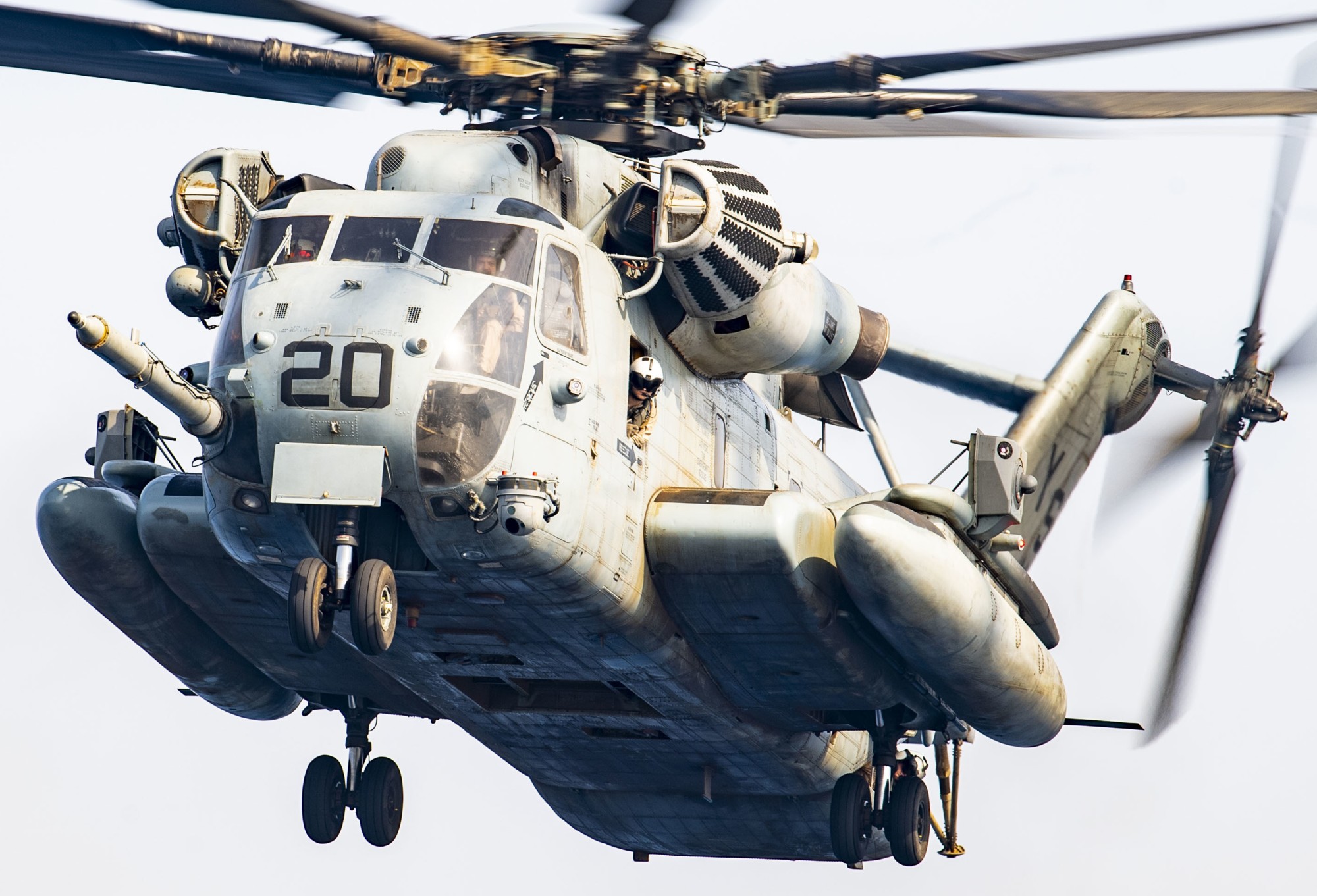 hmh-464 condors ch-53e super stallion marine heavy helicopter squadron lsd-50 uss carter hall 132