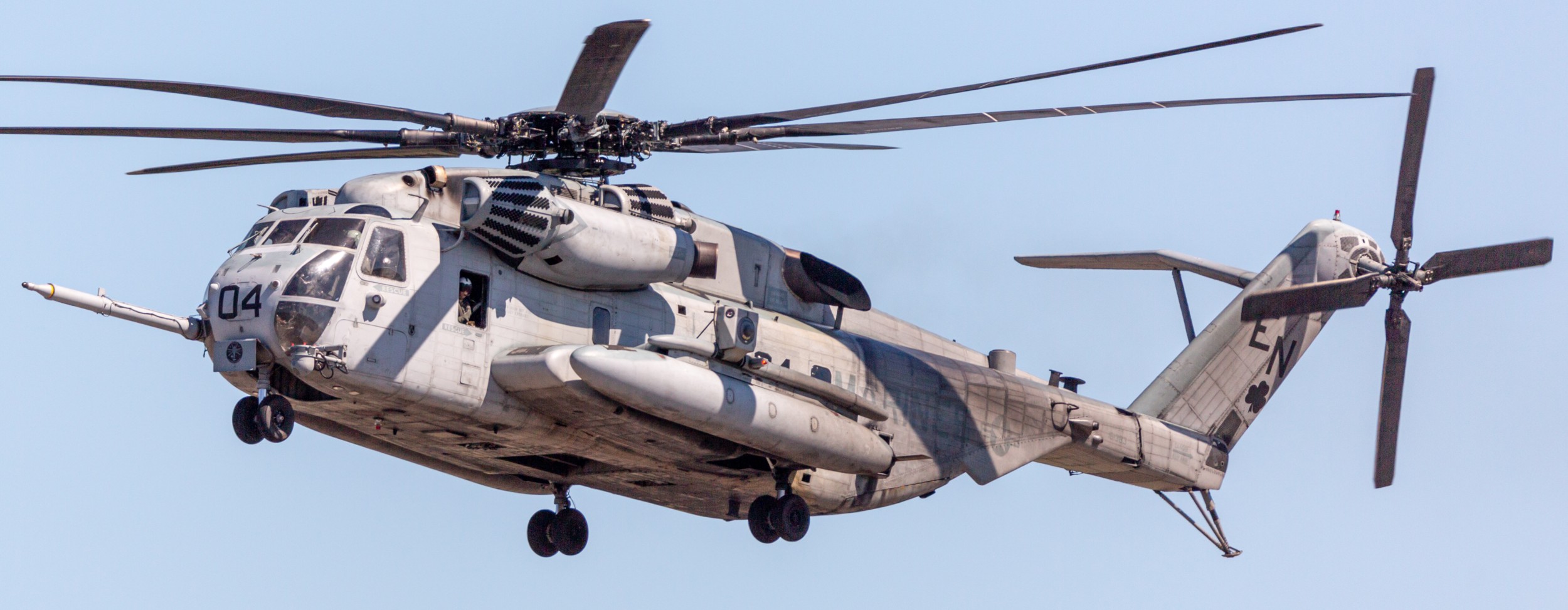 hmh-464 condors ch-53e super stallion marine heavy helicopter squadron mcas cherry point air show 136