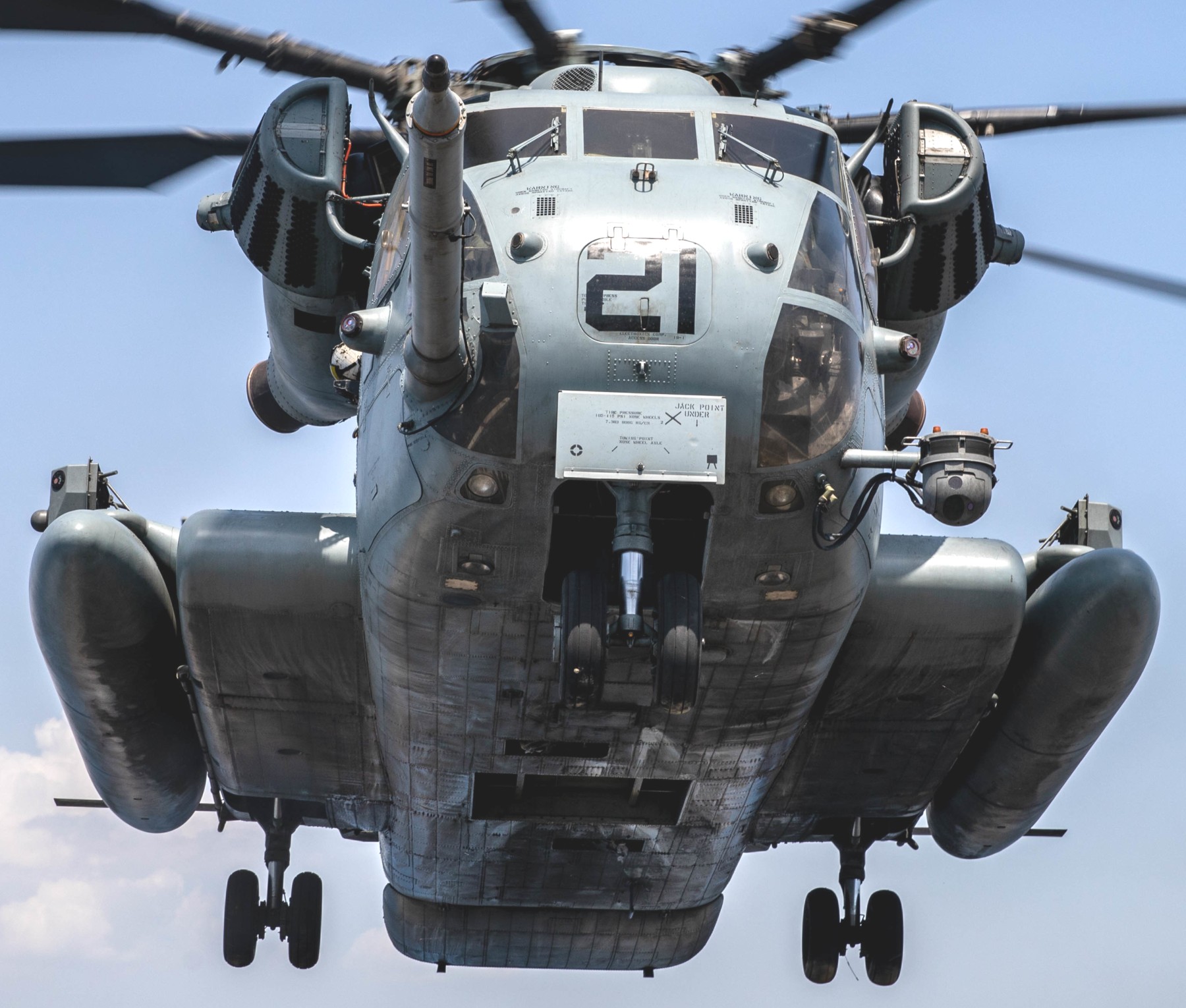 hmh-464 condors ch-53e super stallion marine heavy helicopter squadron lhd-3 uss kearsarge 141