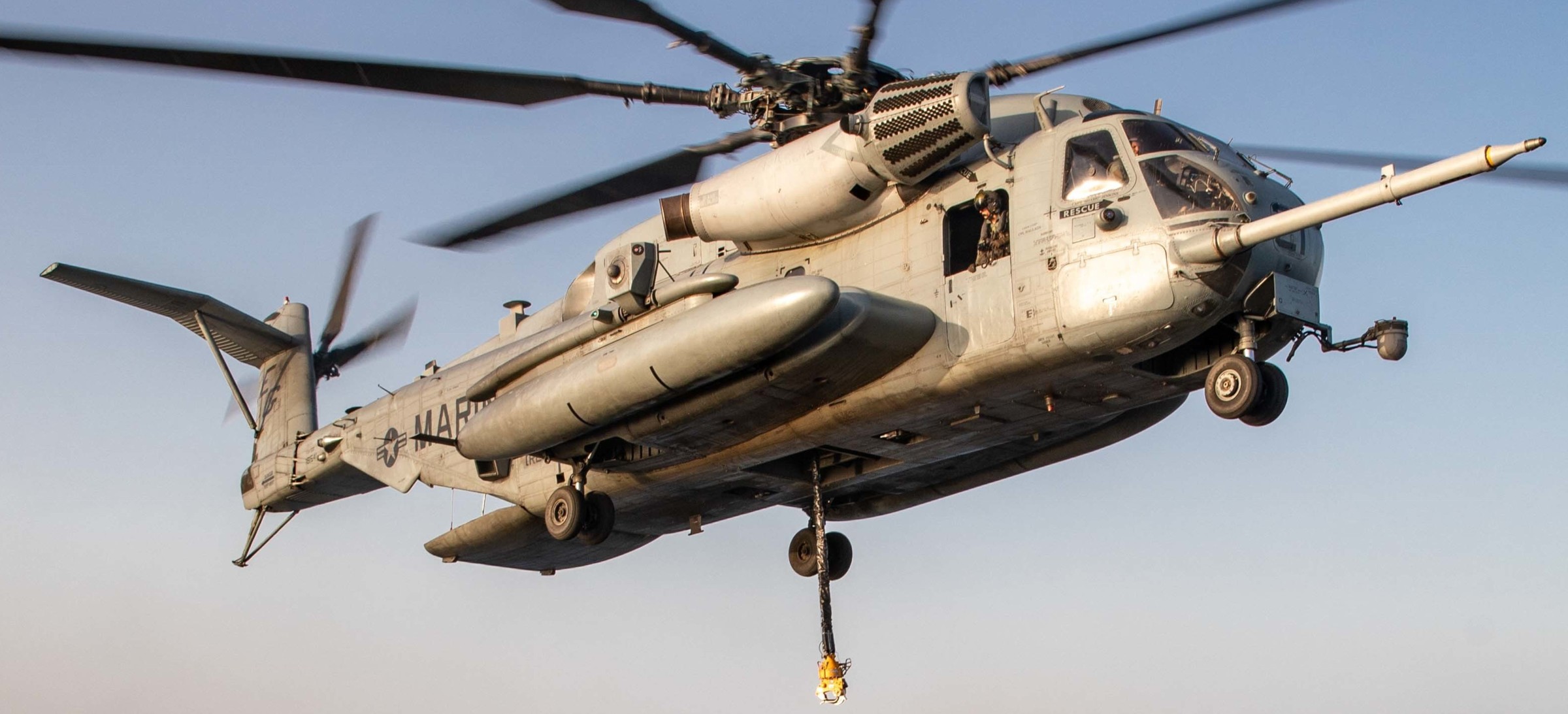 hmh-464 condors ch-53e super stallion marine heavy helicopter squadron uss arlington 143