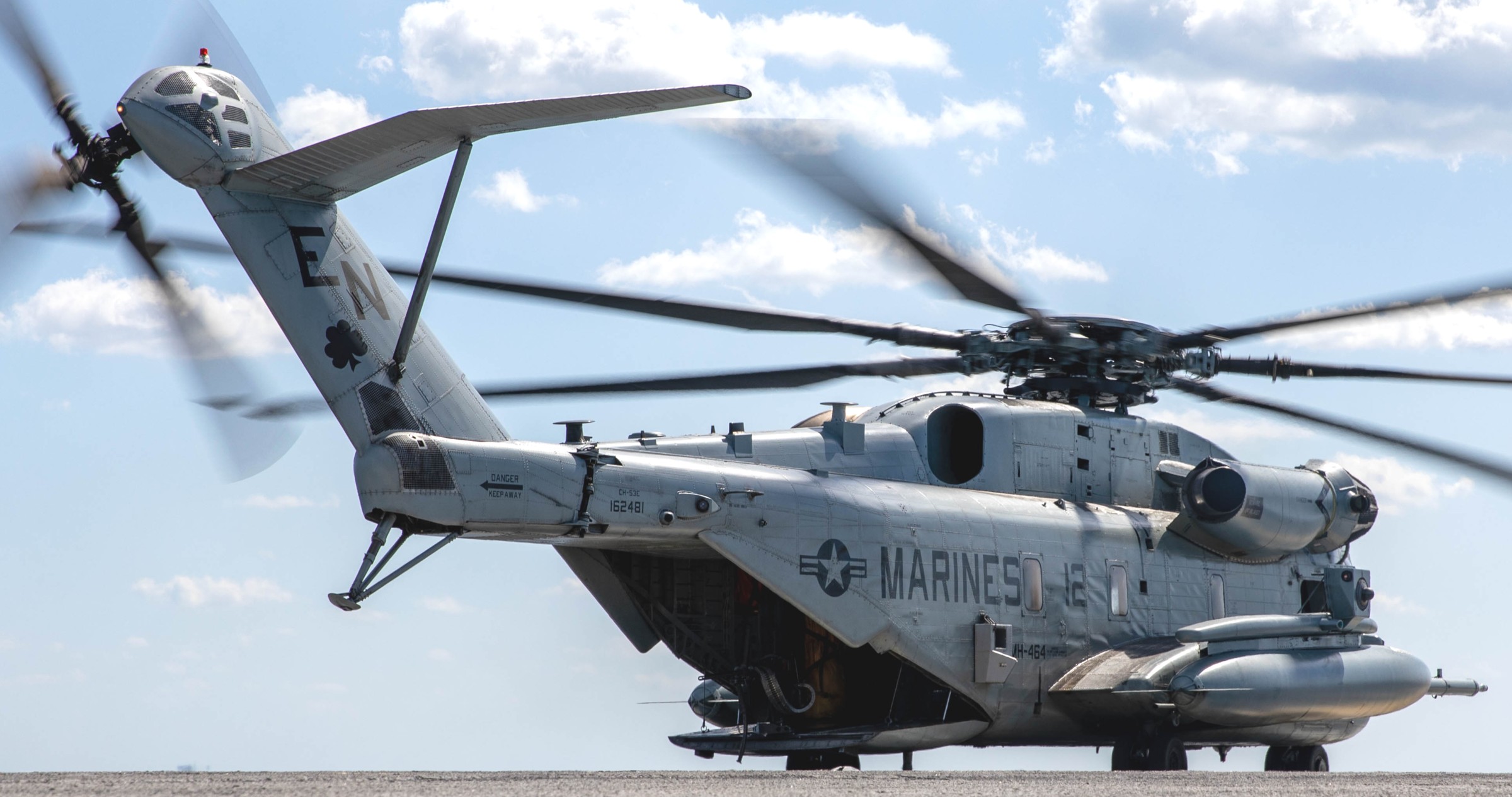 hmh-464 condors ch-53e super stallion marine heavy helicopter squadron usmc lhd-1 uss wasp 152