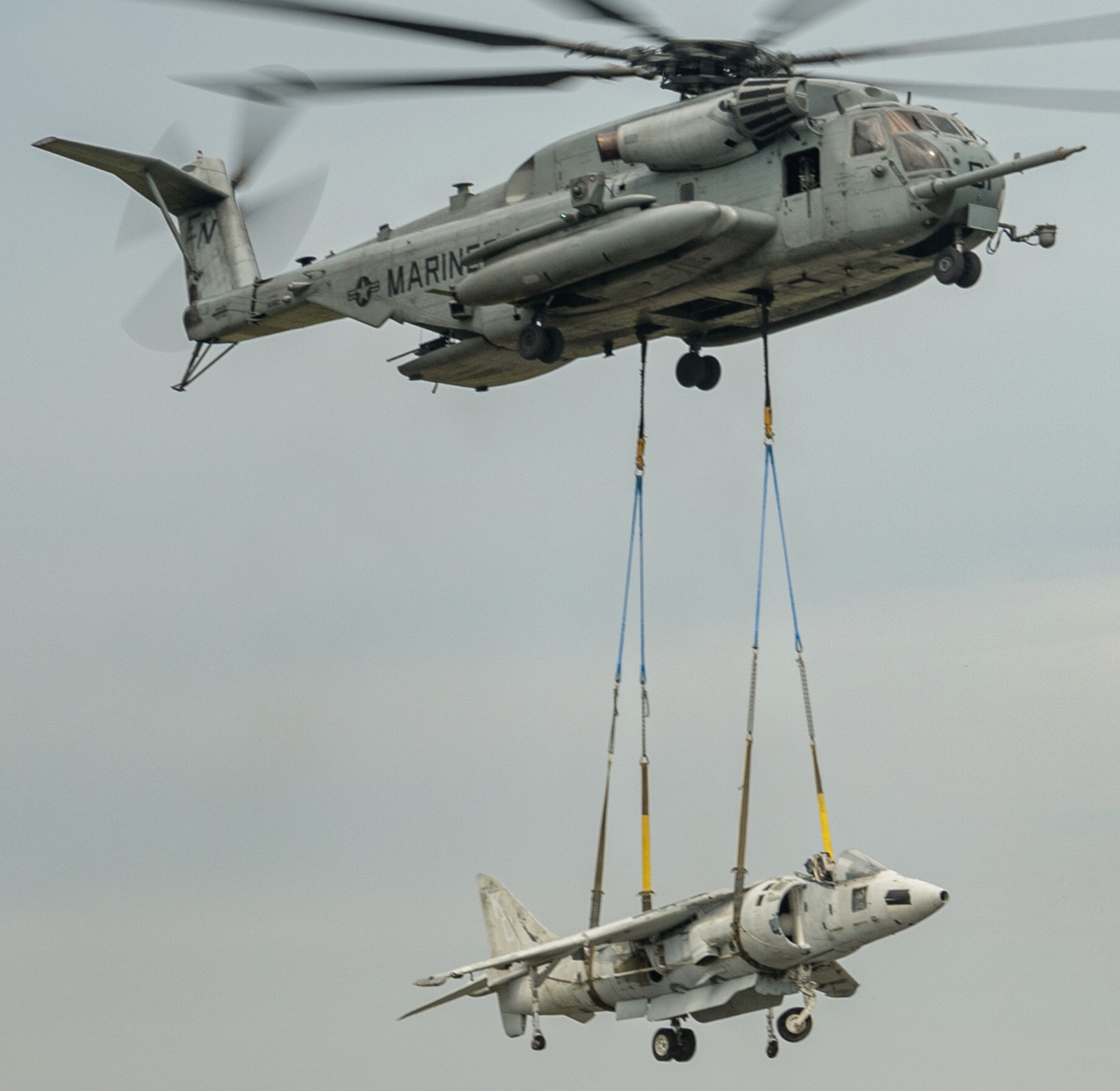 hmh-464 condors ch-53e super stallion marine heavy helicopter squadron landing field bogue north carolina 154