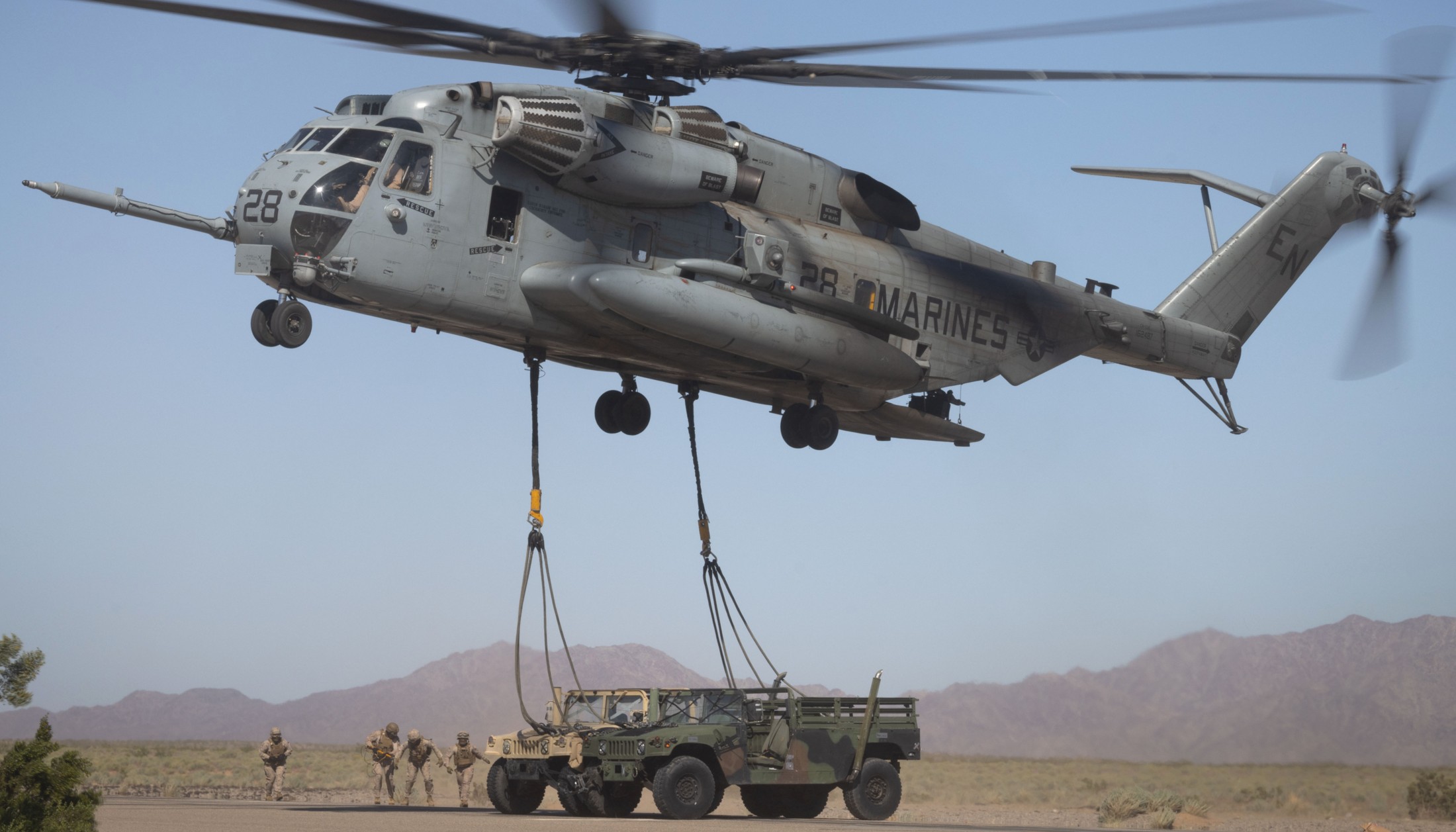 hmh-464 condors ch-53e super stallion marine heavy helicopter squadron mcas yuma arizona 156