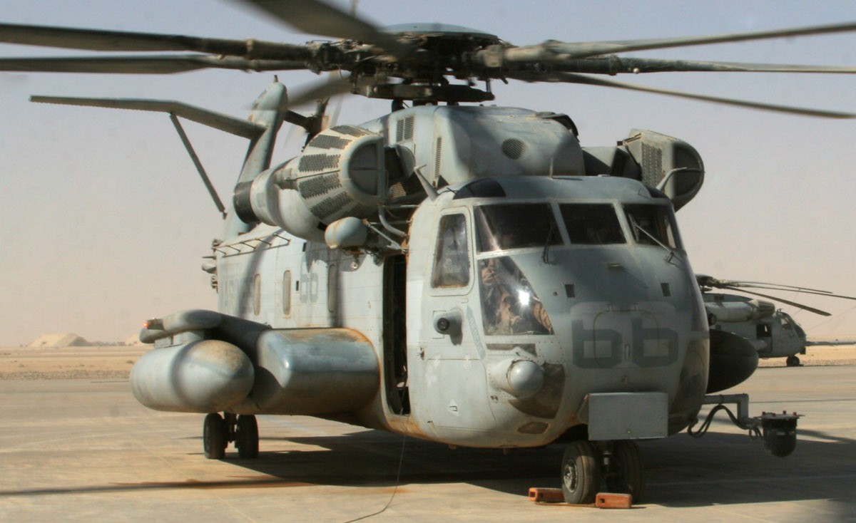 hmh-465 warhorse ch-53e super stallion marine heavy helicopter squadron al asad iraq 05